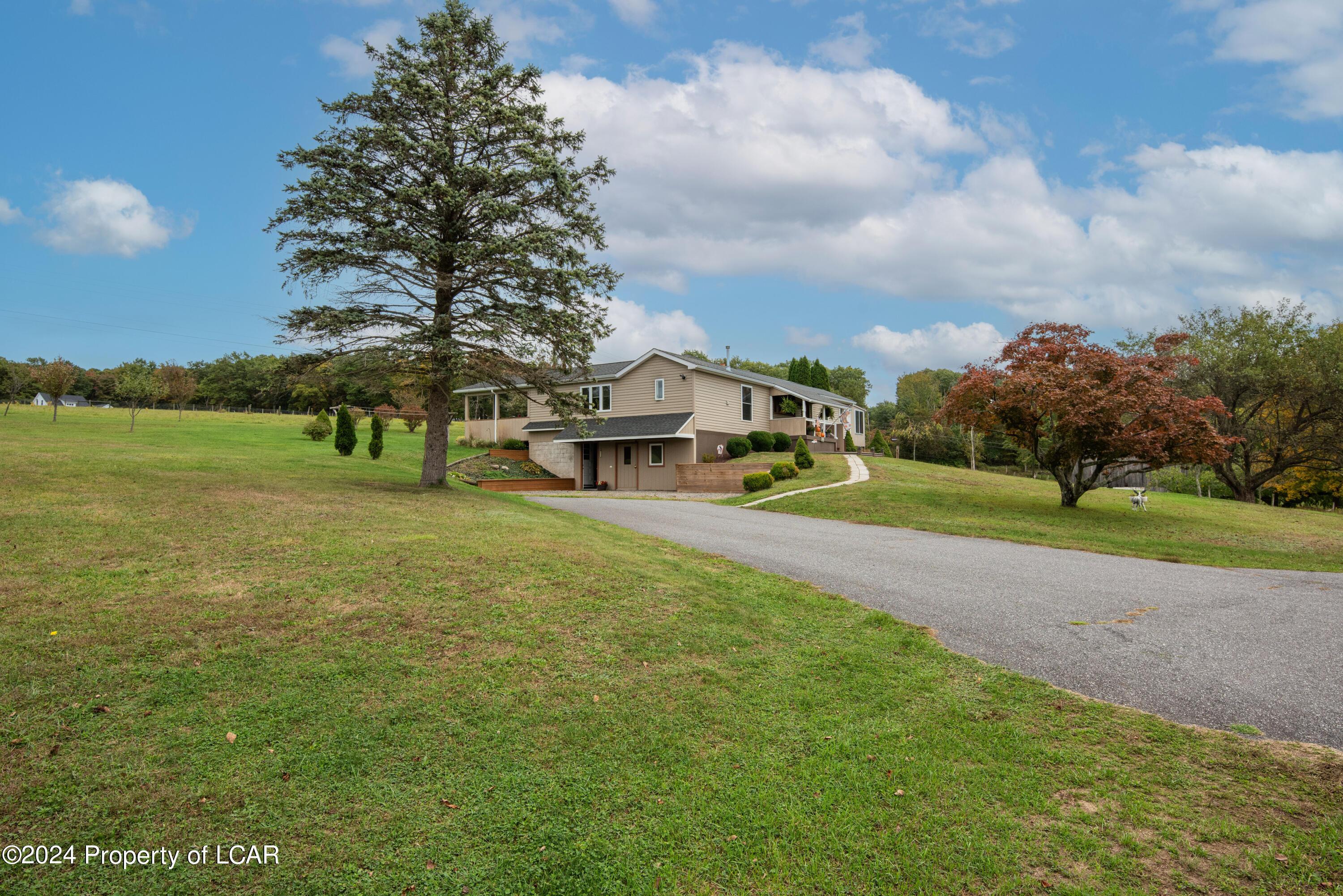 69 Yeager Road, Mountain Top, Pennsylvania image 3