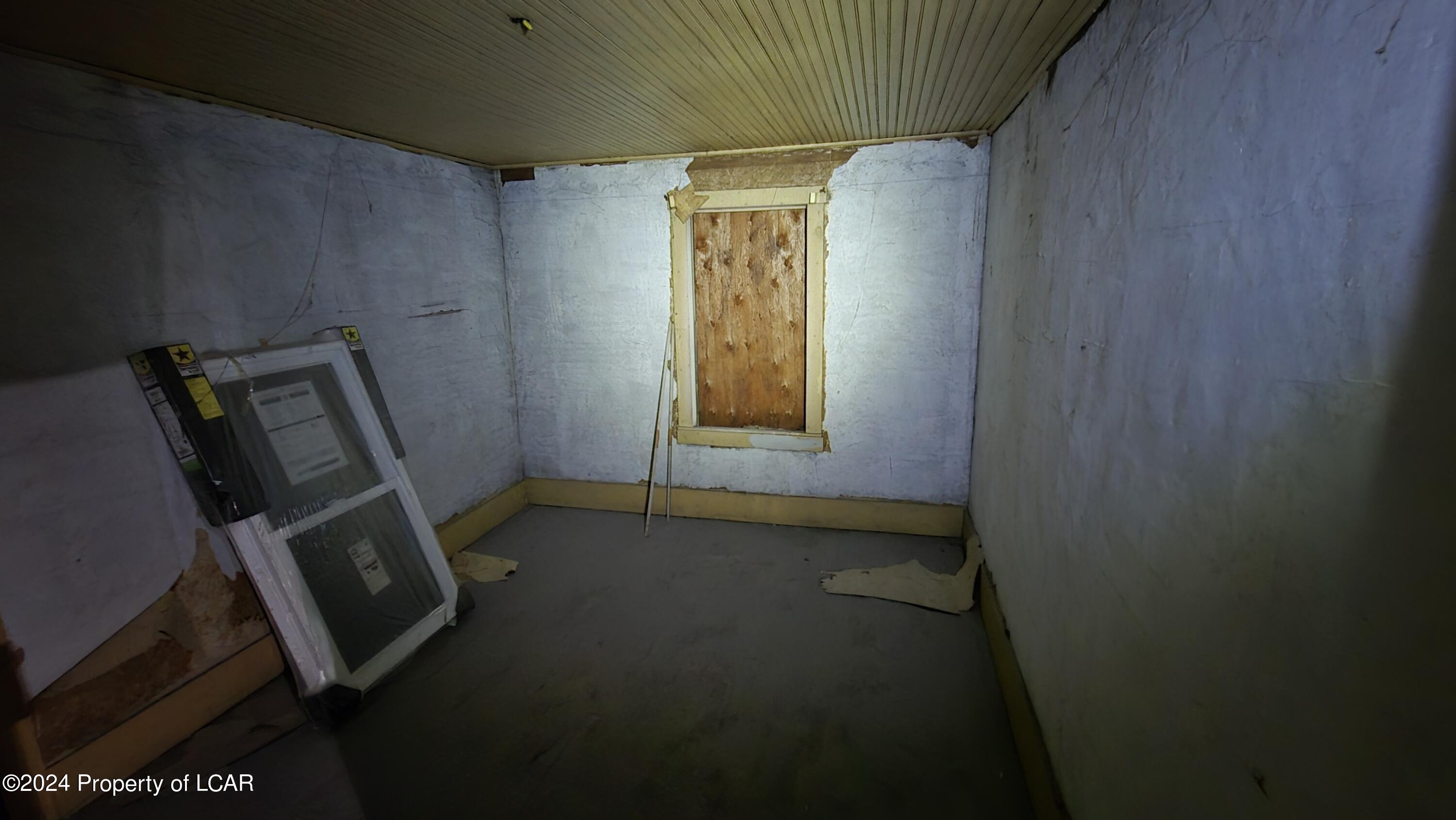 Mocanaqua, Pennsylvania 18655, United States, 8 Bedrooms Bedrooms, ,1 BathroomBathrooms,Residential,Active,44924