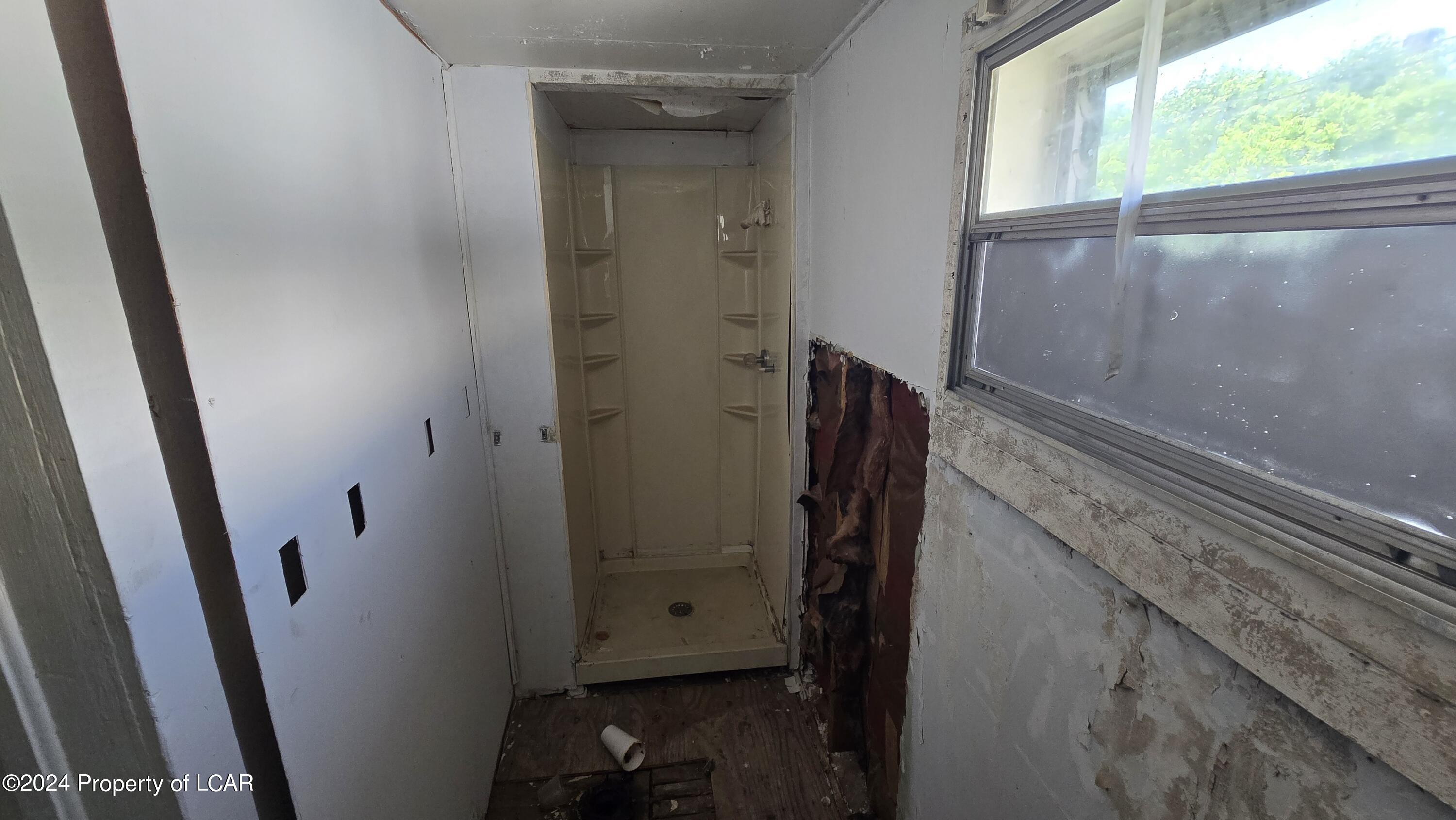 Mocanaqua, Pennsylvania 18655, United States, 8 Bedrooms Bedrooms, ,1 BathroomBathrooms,Residential,Active,44924