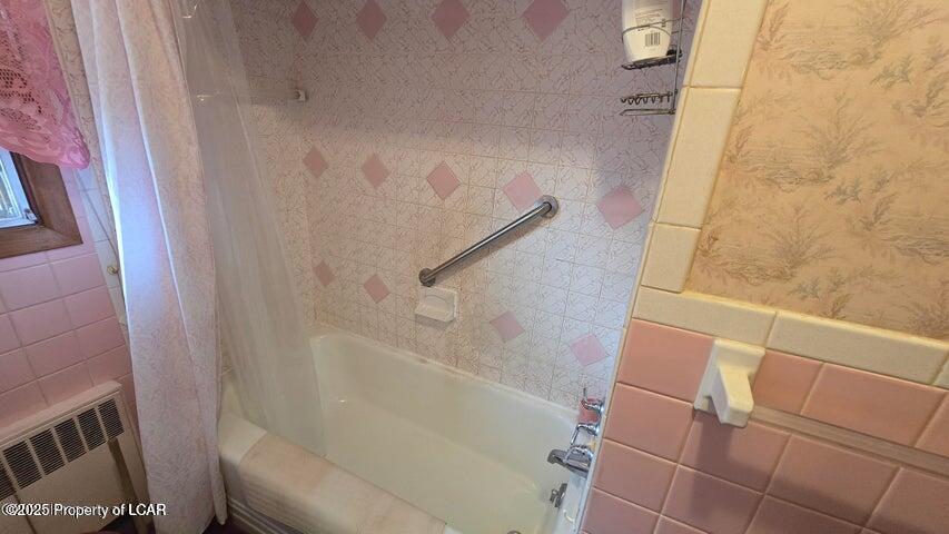 Swoyersville, Pennsylvania 18704, United States, 3 Bedrooms Bedrooms, ,2 BathroomsBathrooms,Residential,Active,243007