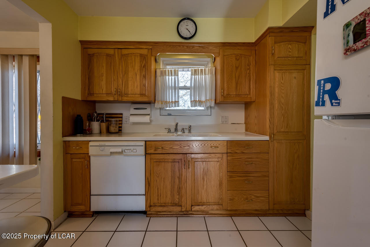 9520 Grey Owl Way, Eagle River, Alaska image 10