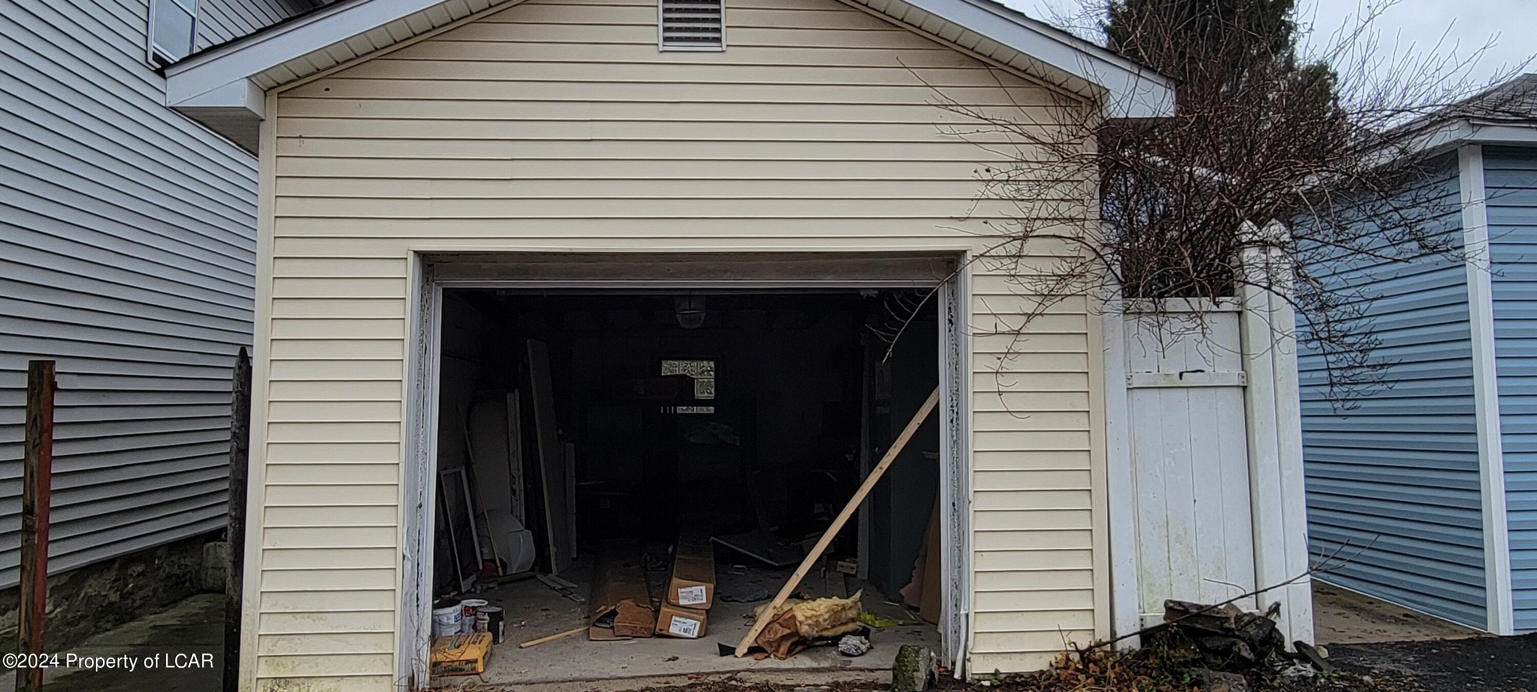 Scranton, Pennsylvania 18504, United States, 8 Bedrooms Bedrooms, ,Residential,Active,65591