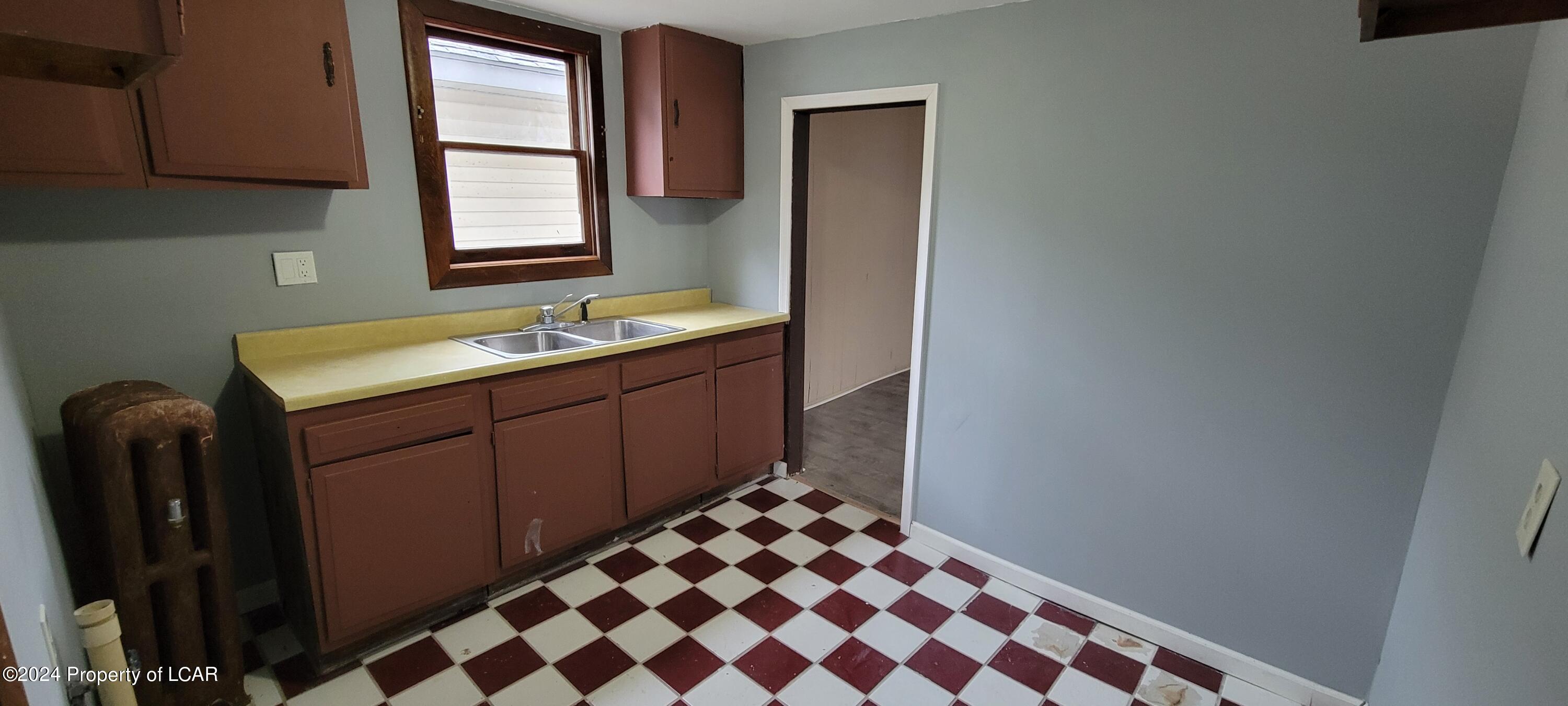 Scranton, Pennsylvania 18504, United States, 8 Bedrooms Bedrooms, ,Residential,Active,65591