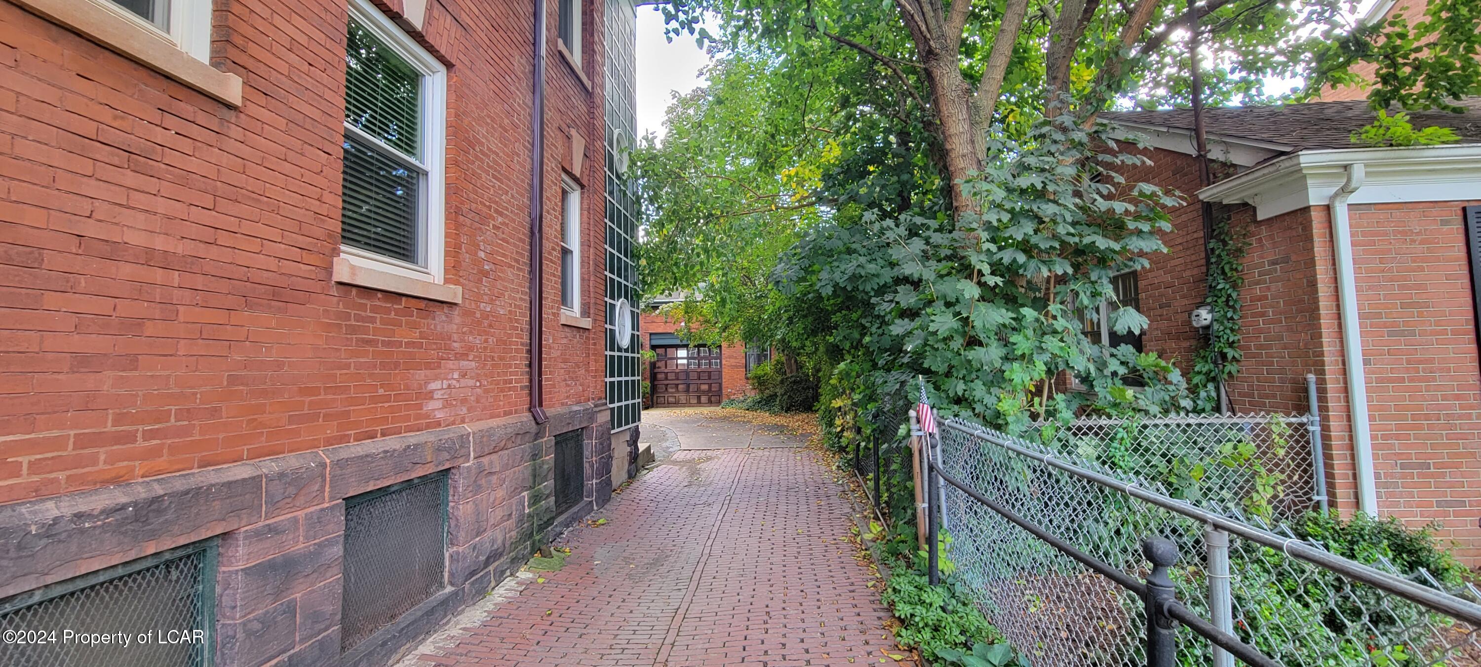 Wilkes-Barre, Pennsylvania 18702, United States, 3 Bedrooms Bedrooms, ,1 BathroomBathrooms,Residential,Active,31734