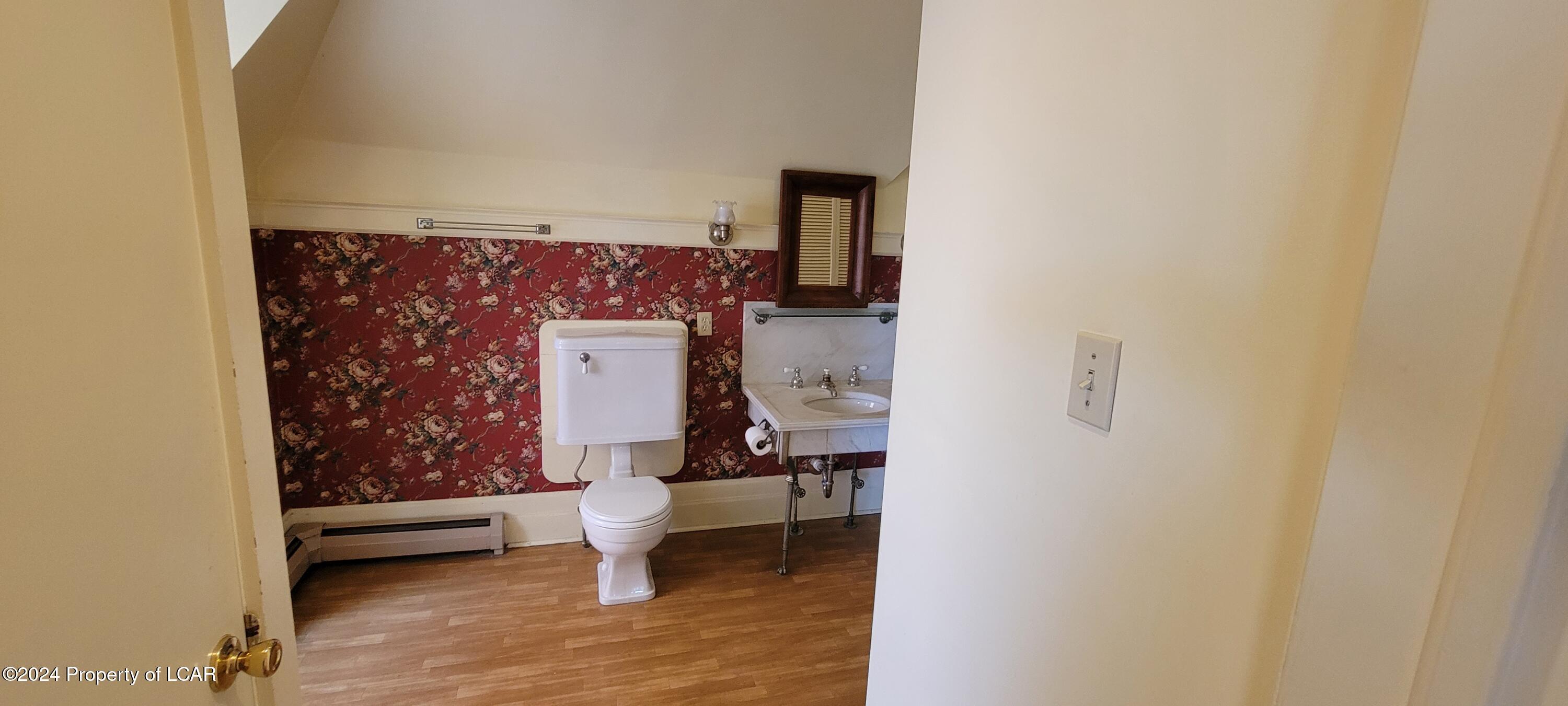 Wilkes-Barre, Pennsylvania 18702, United States, 3 Bedrooms Bedrooms, ,1 BathroomBathrooms,Residential,Active,31734