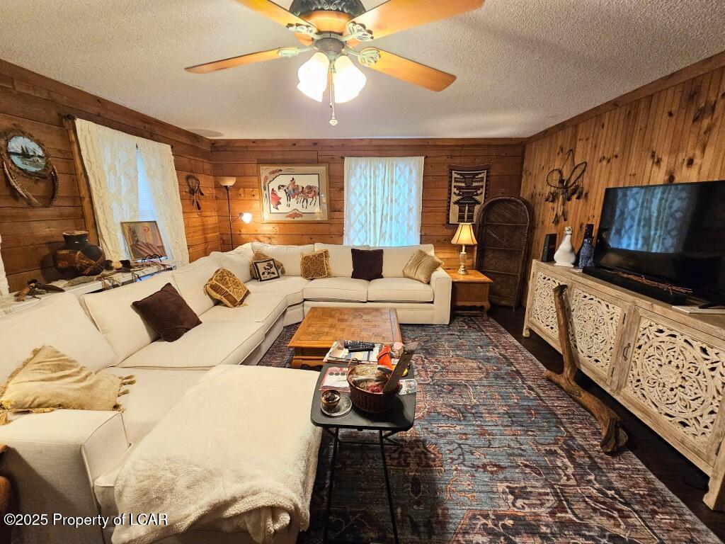 140 Apple Alley, Benton, Texas image 7