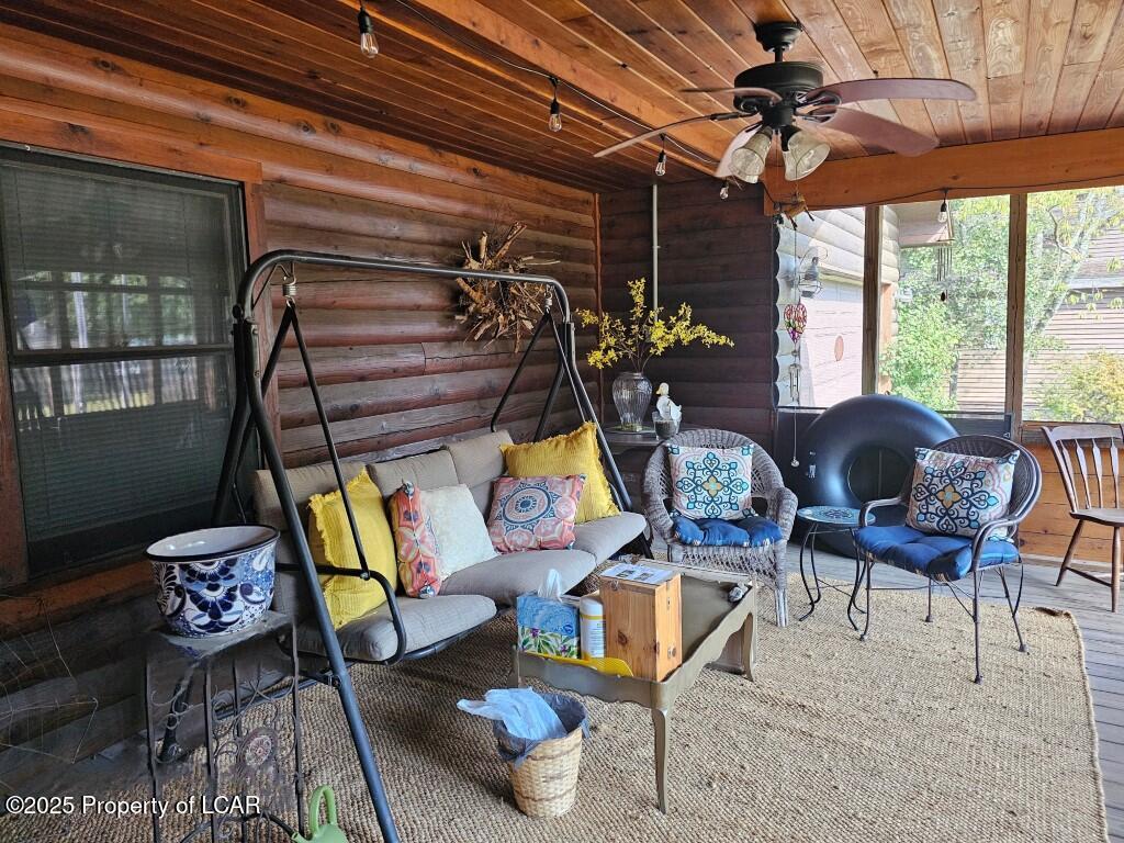140 Apple Alley, Benton, Texas image 4
