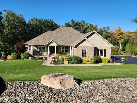 Homes For Sale - 50 Autumn Drive<br/> Mountain Top, PA 18707