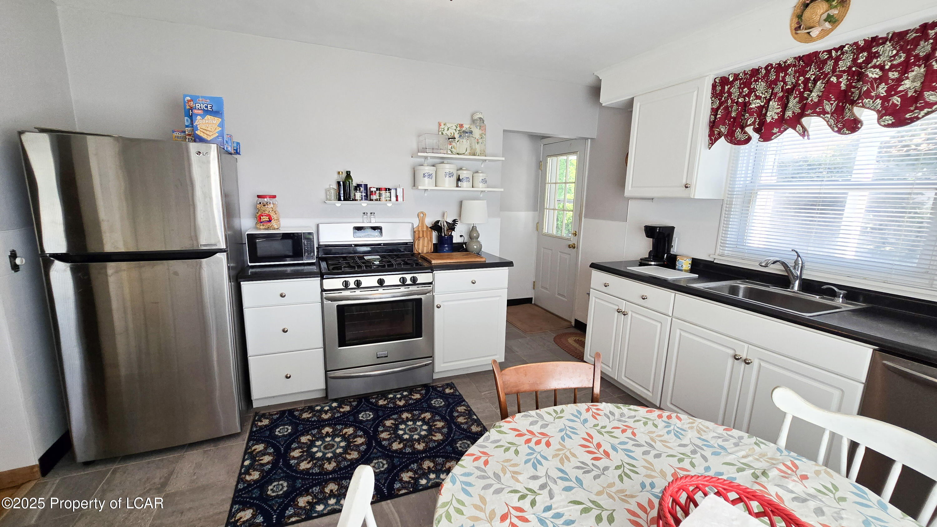 Old Forge, Pennsylvania 18518, United States, 2 Bedrooms Bedrooms, ,1 BathroomBathrooms,Residential,Active,190230