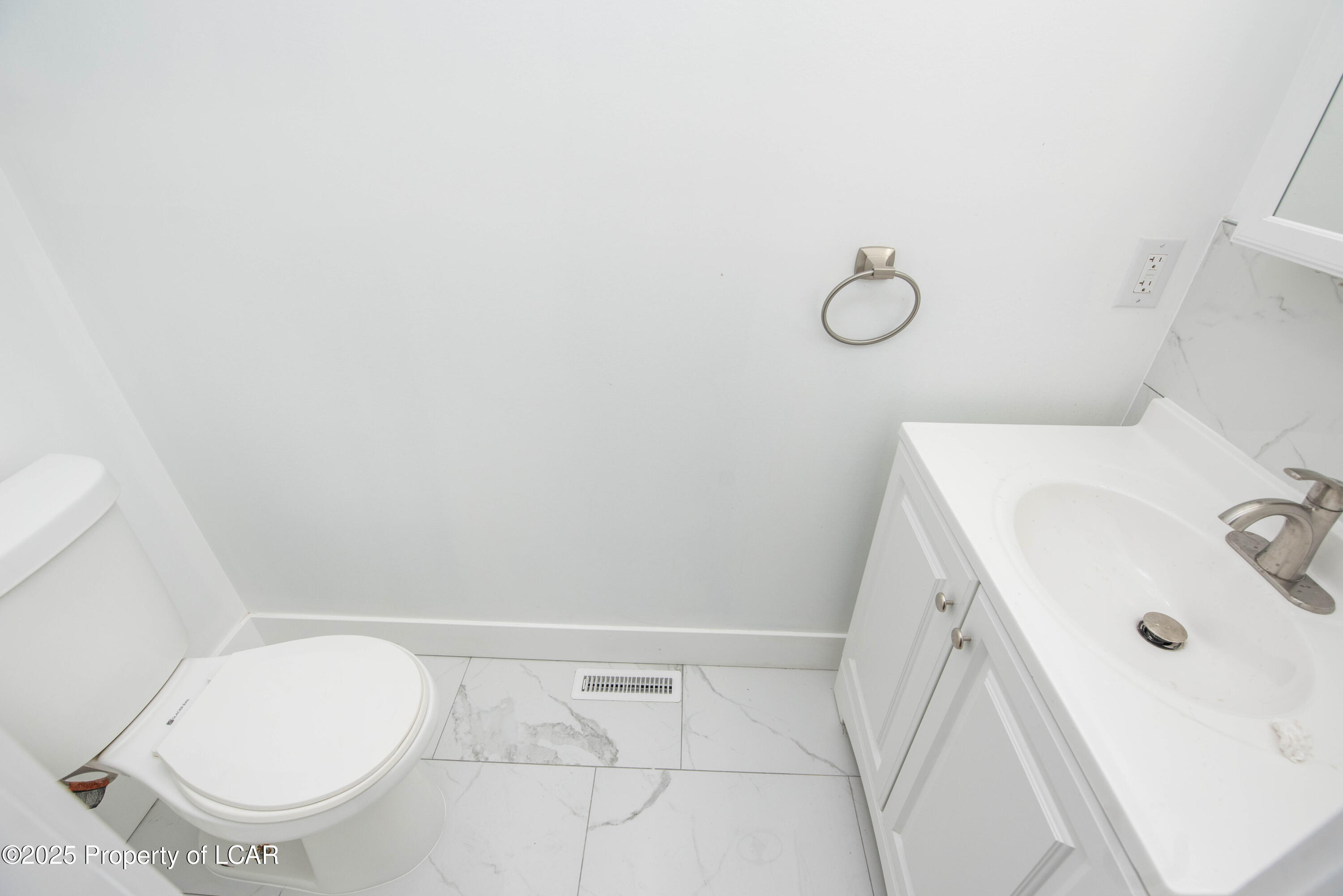 122 W Flat Road, Plymouth, Pennsylvania image 3