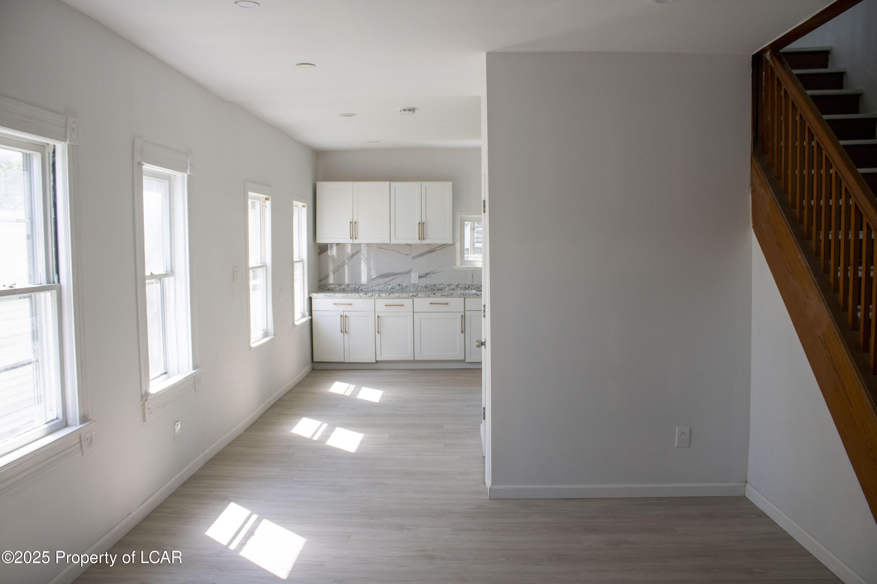 438 W Decker Court, Scranton, Texas image 4
