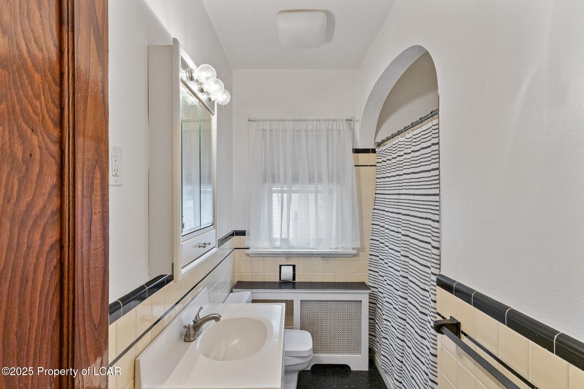 Forty Fort, Pennsylvania 18704, United States, 6 Bedrooms Bedrooms, ,4 BathroomsBathrooms,Residential,Pending,218275