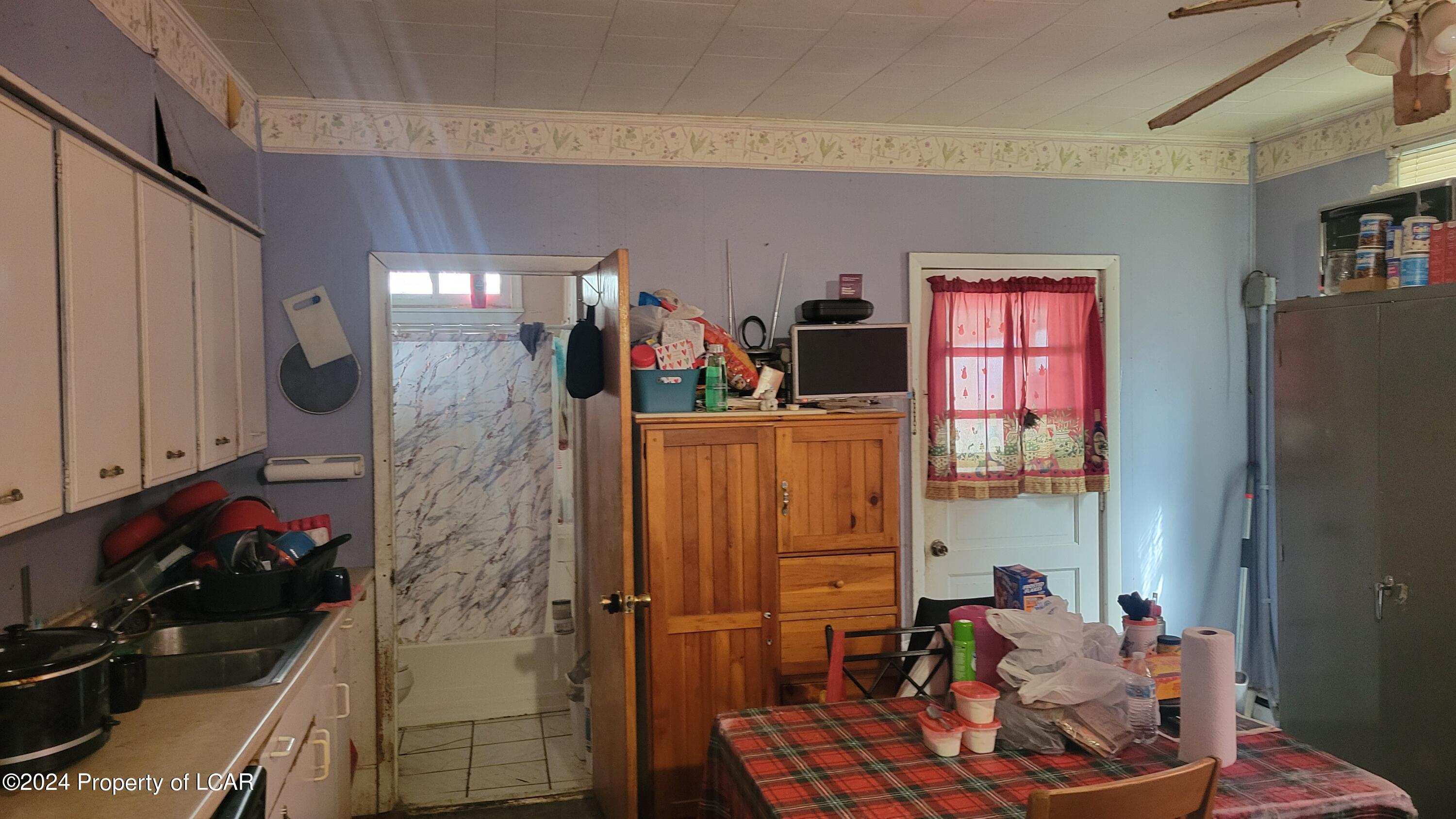 Edwardsville, Pennsylvania 18704, United States, 6 Bedrooms Bedrooms, ,Residential,Active,63319