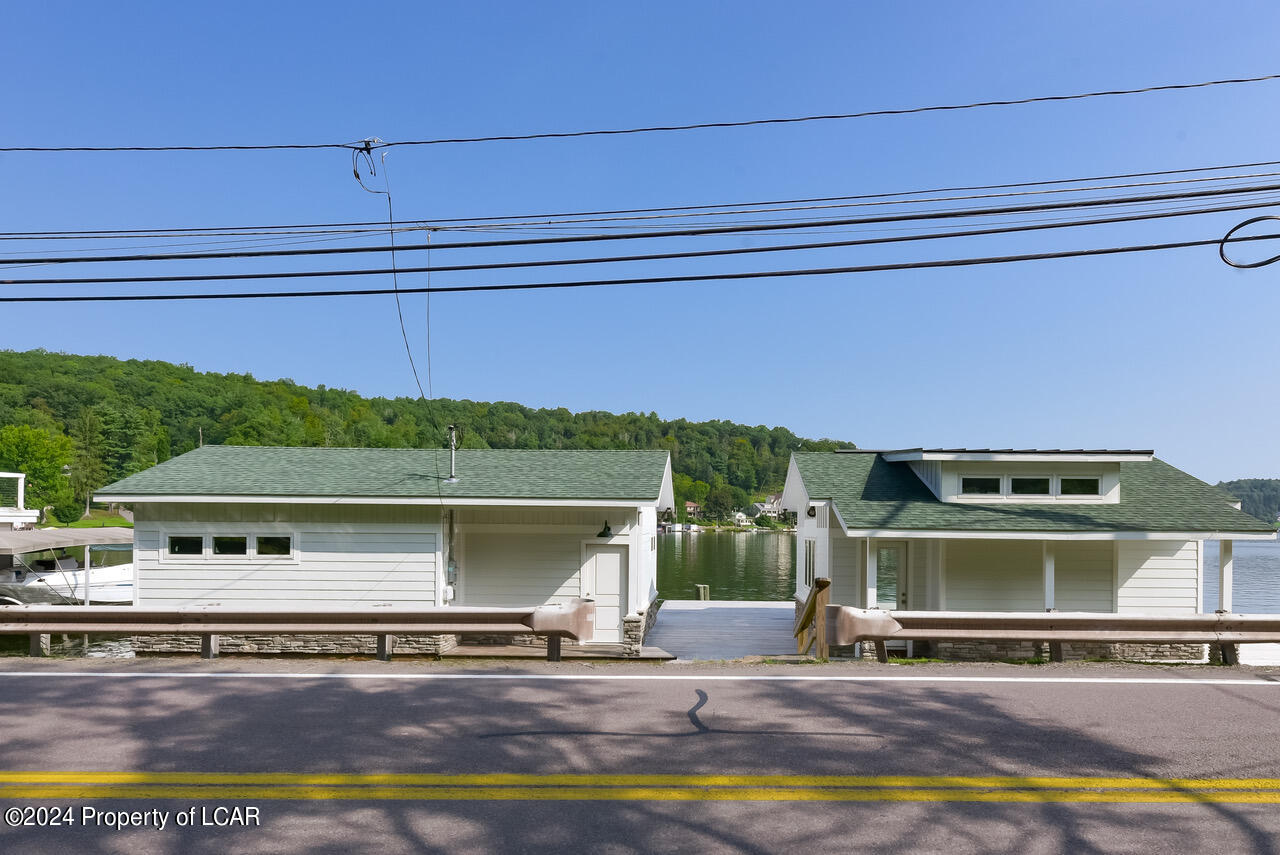 3203 Lakeside Drive, Harveys Lake, Pennsylvania image 2