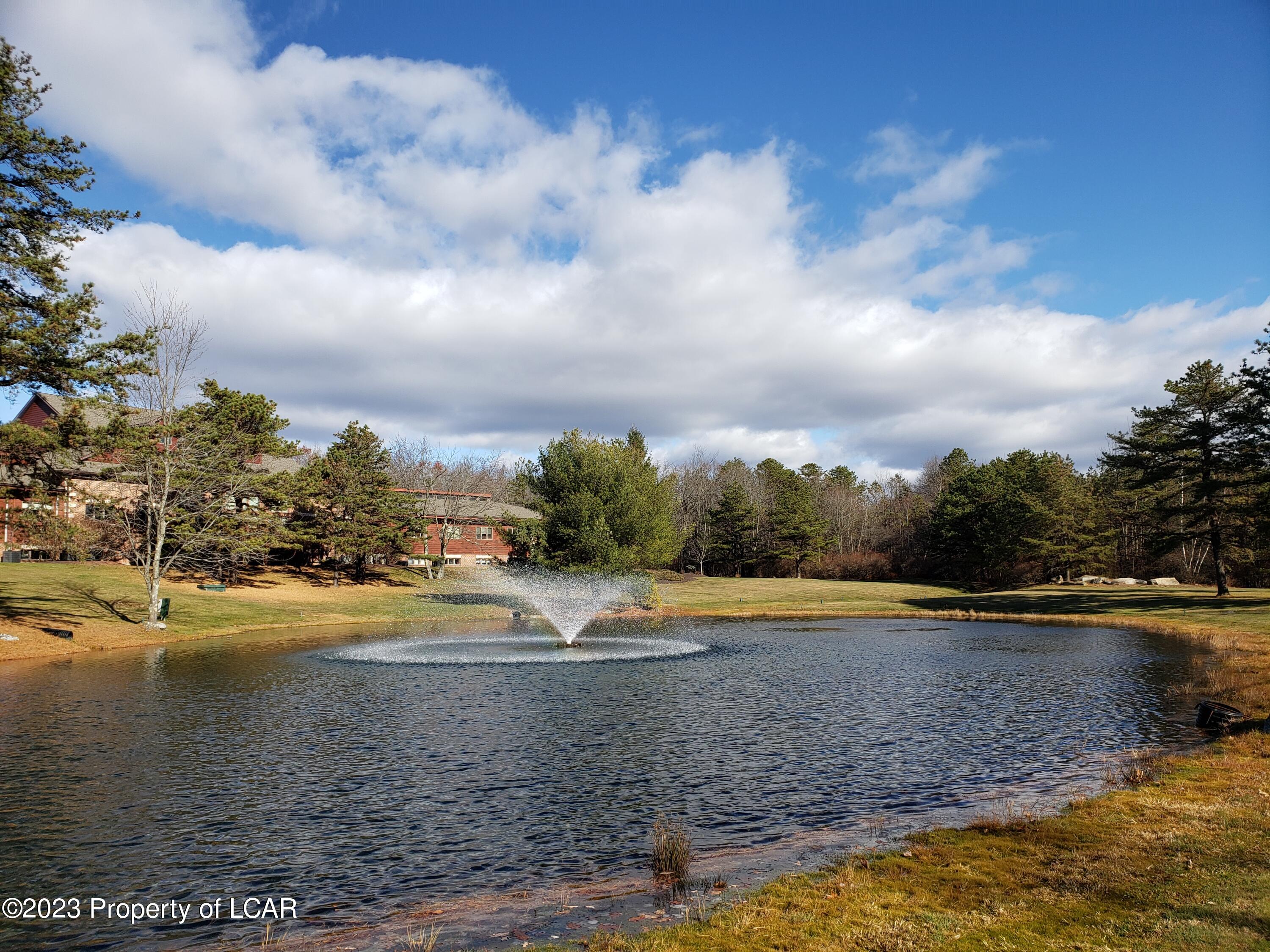 Creekside Drive, Hazleton, Pennsylvania image 9