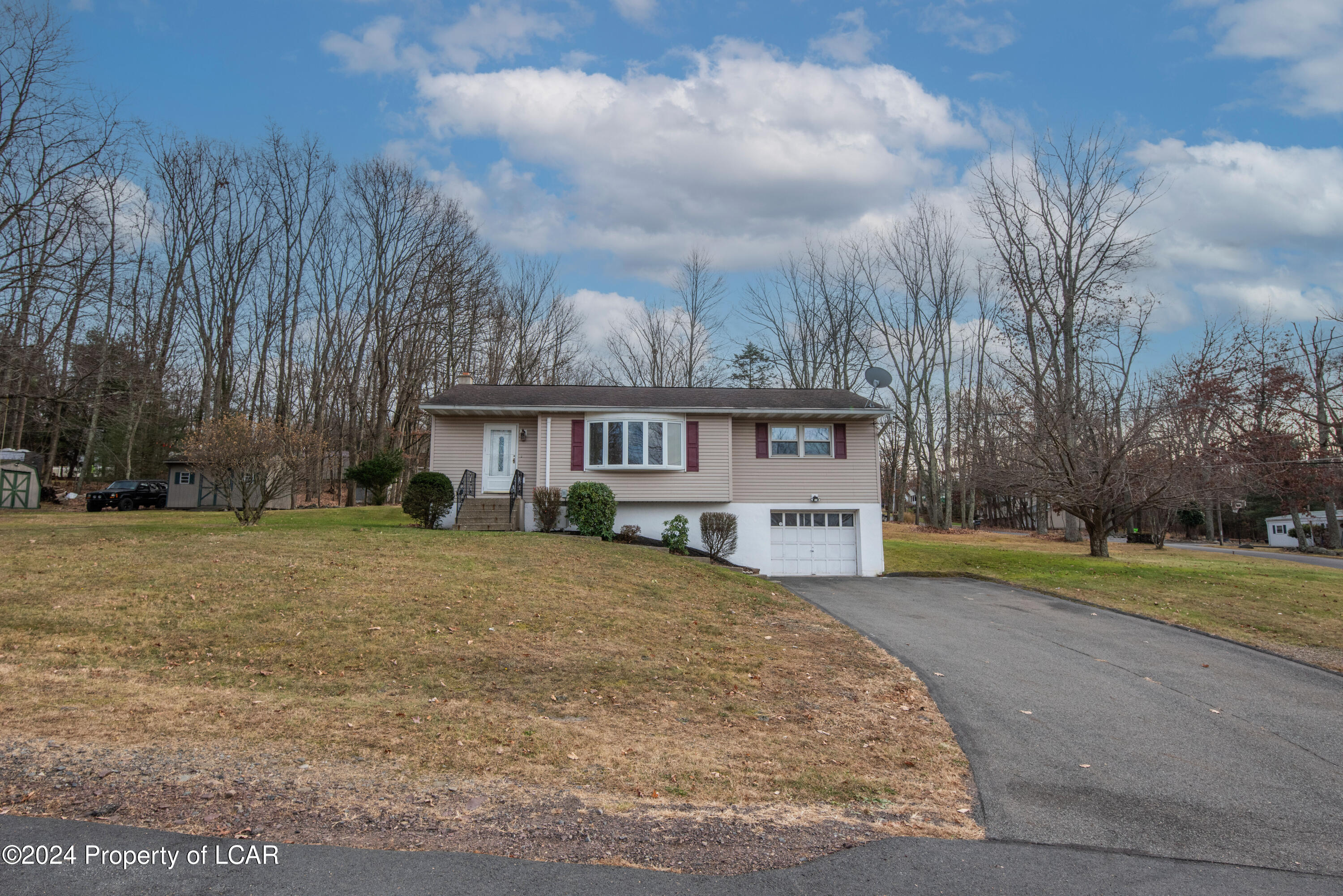 21 Greenwood Drive, Mountain Top, Pennsylvania image 2