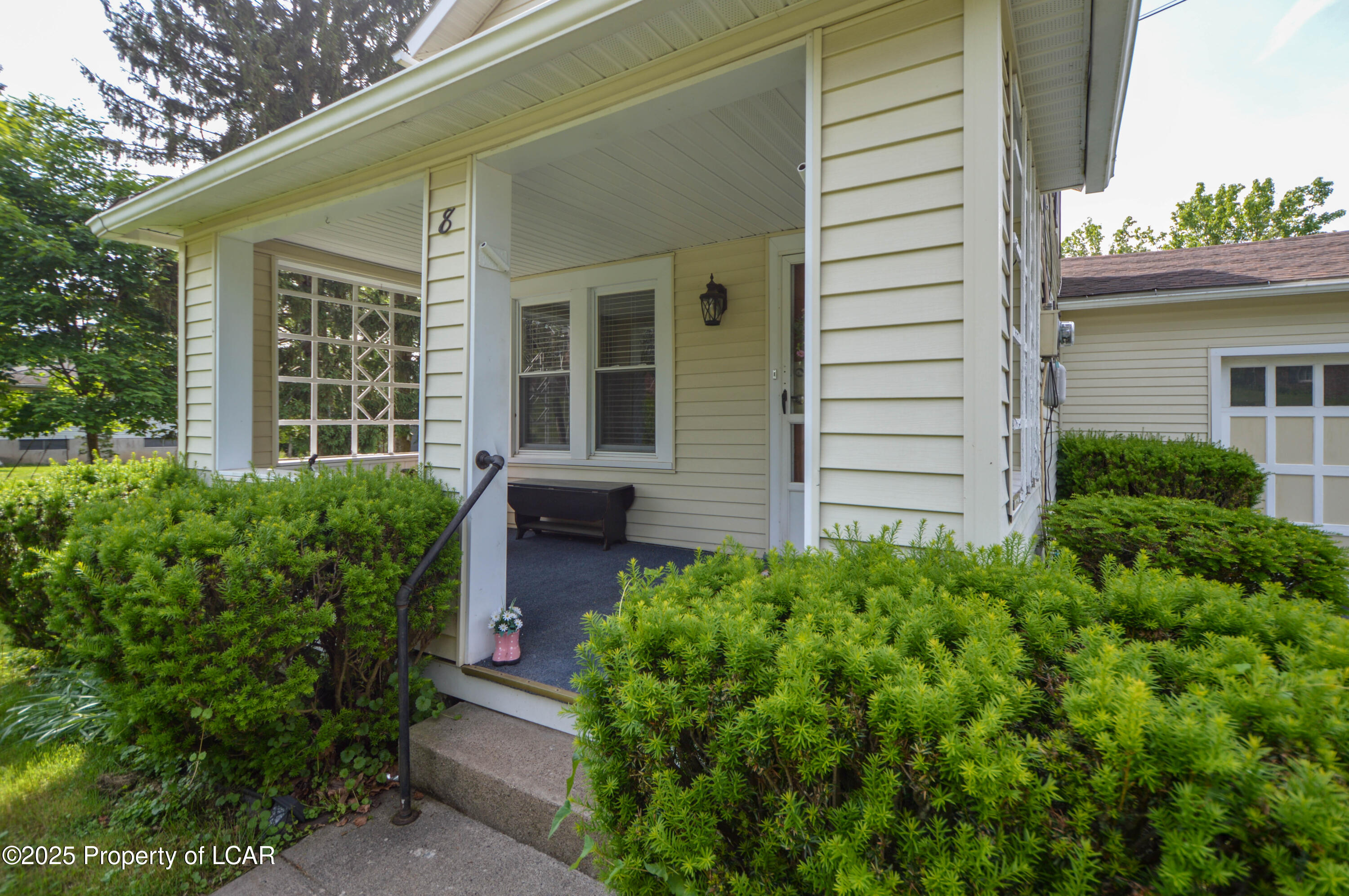 Dallas, Pennsylvania 18612, United States, 2 Bedrooms Bedrooms, ,1 BathroomBathrooms,Residential,Active,147692