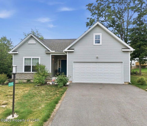 Homes For Sale - 310 Golden Oaks Drive<br/> Carbon County, White Haven, PA 18661