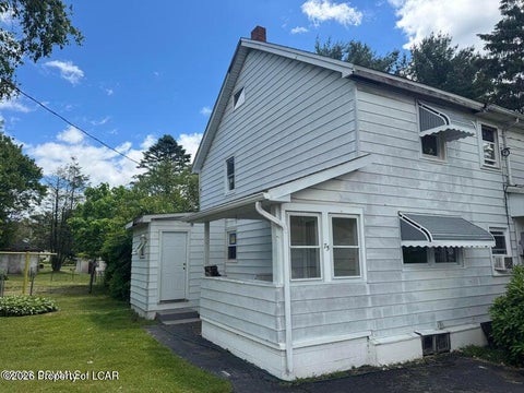 Townhouse For Sale - 75 3rd Street<br/> Oneida, PA 18242