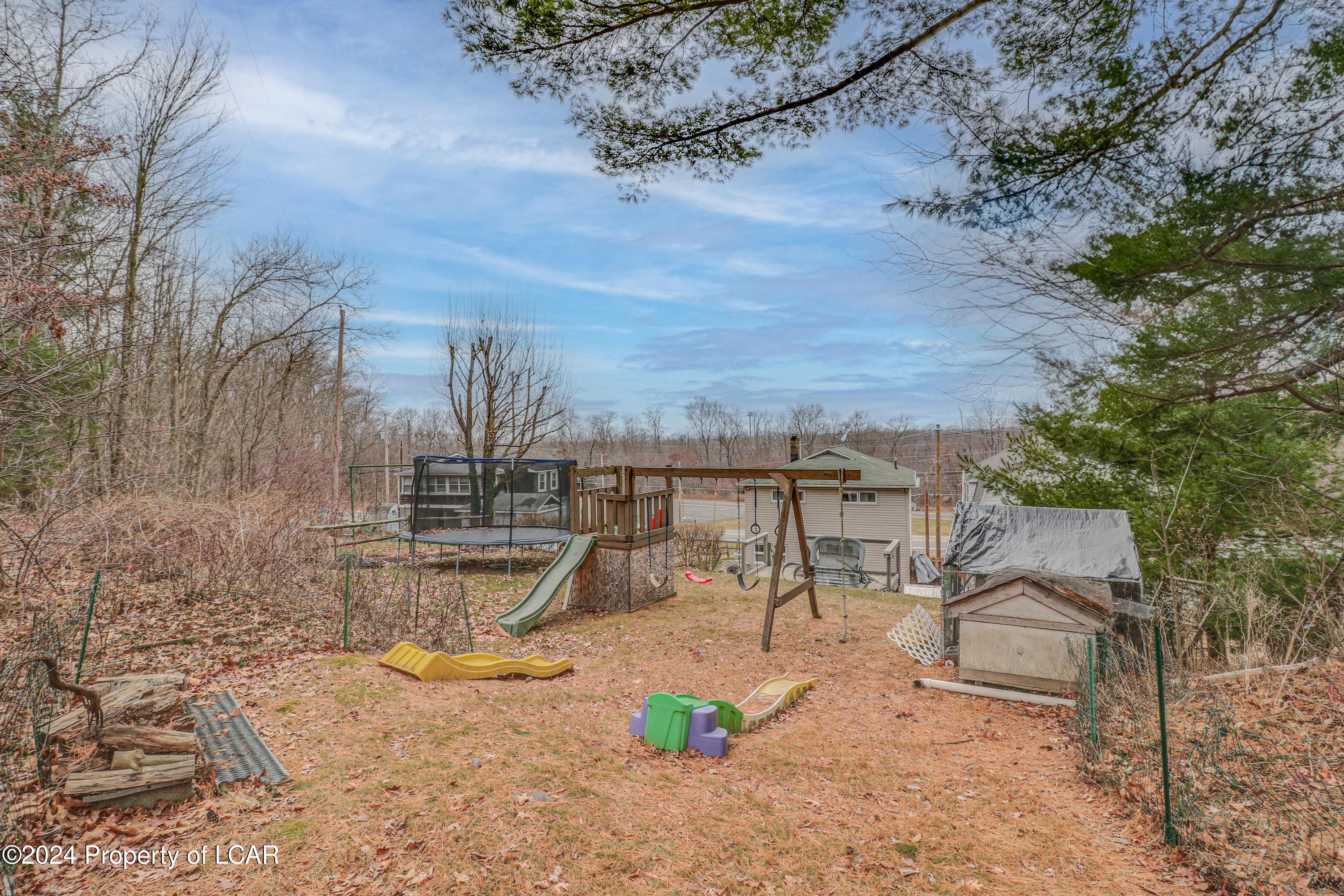 586 Main Road, Mountain Top, Pennsylvania image 29