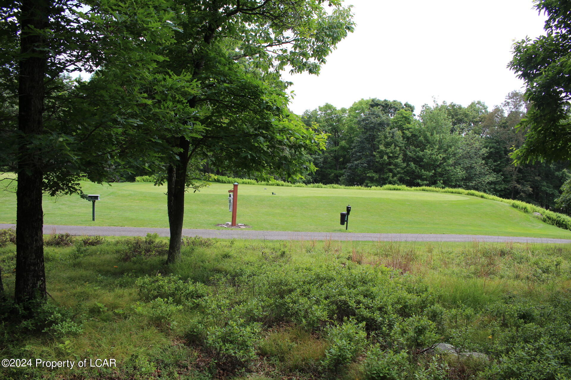 Shinnecock Hills Lane, Hazleton, Pennsylvania image 2