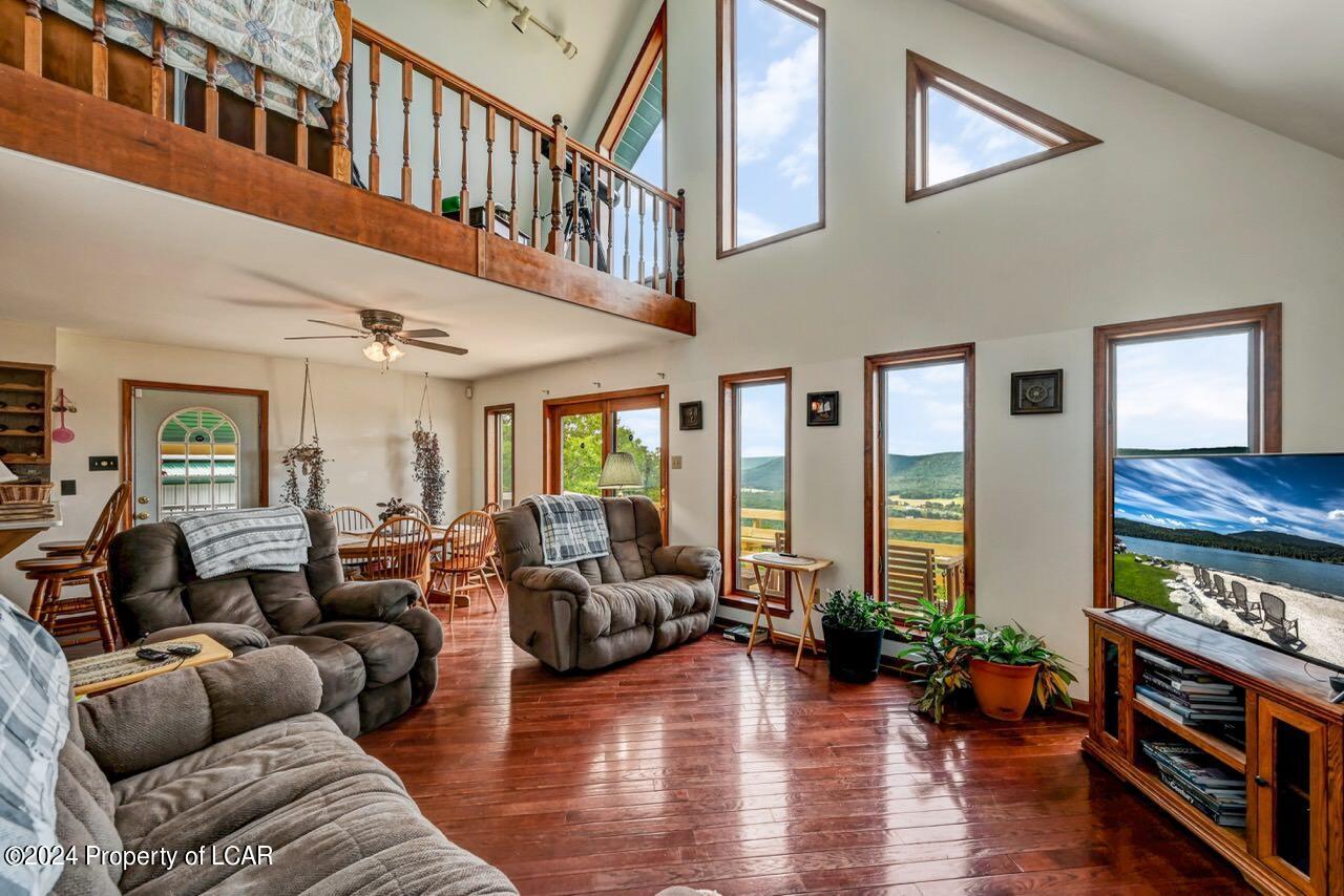 547 N Haystack Drive, Zion Grove, Pennsylvania image 32