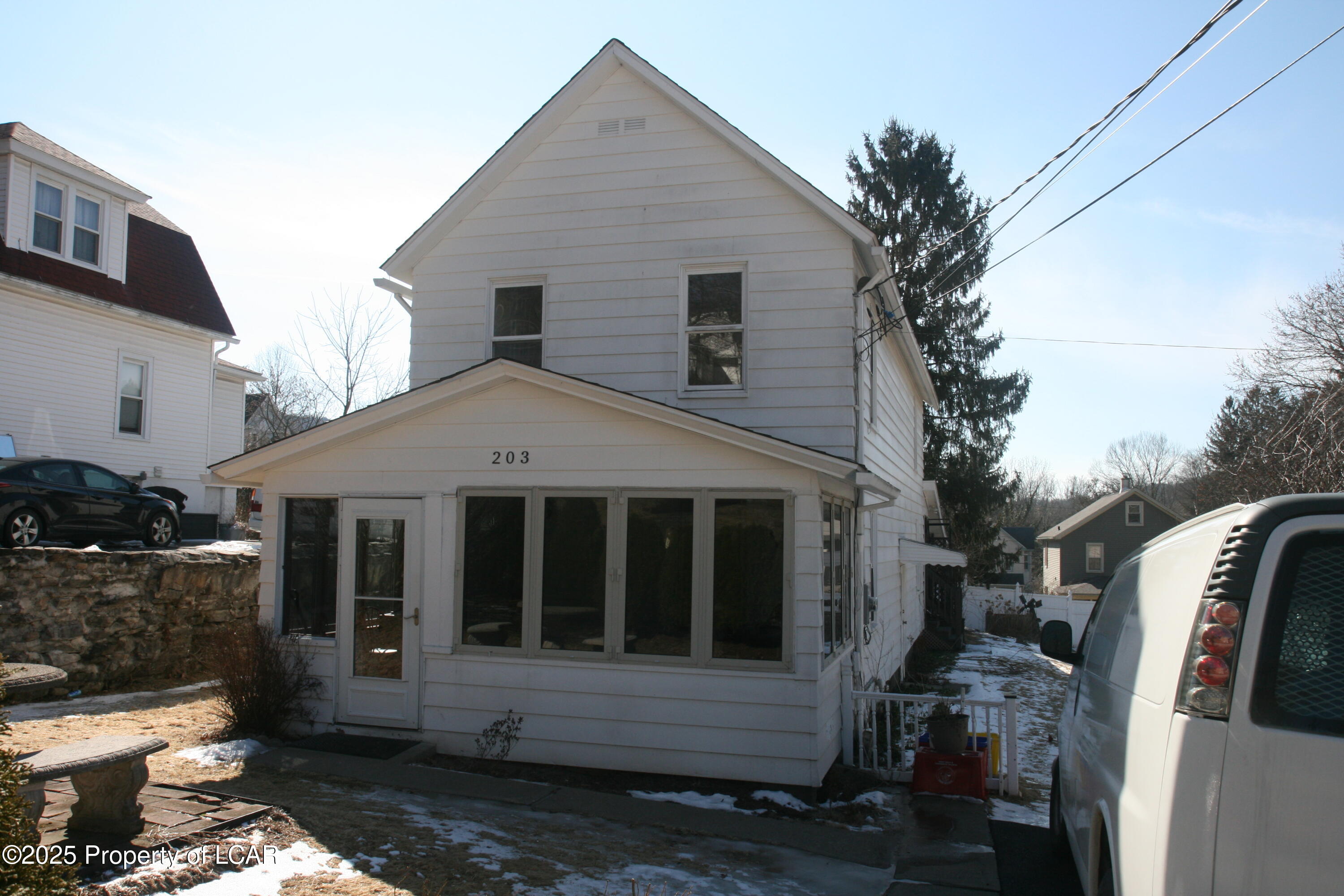 203 Maple Street, Trucksville, Idaho image 1