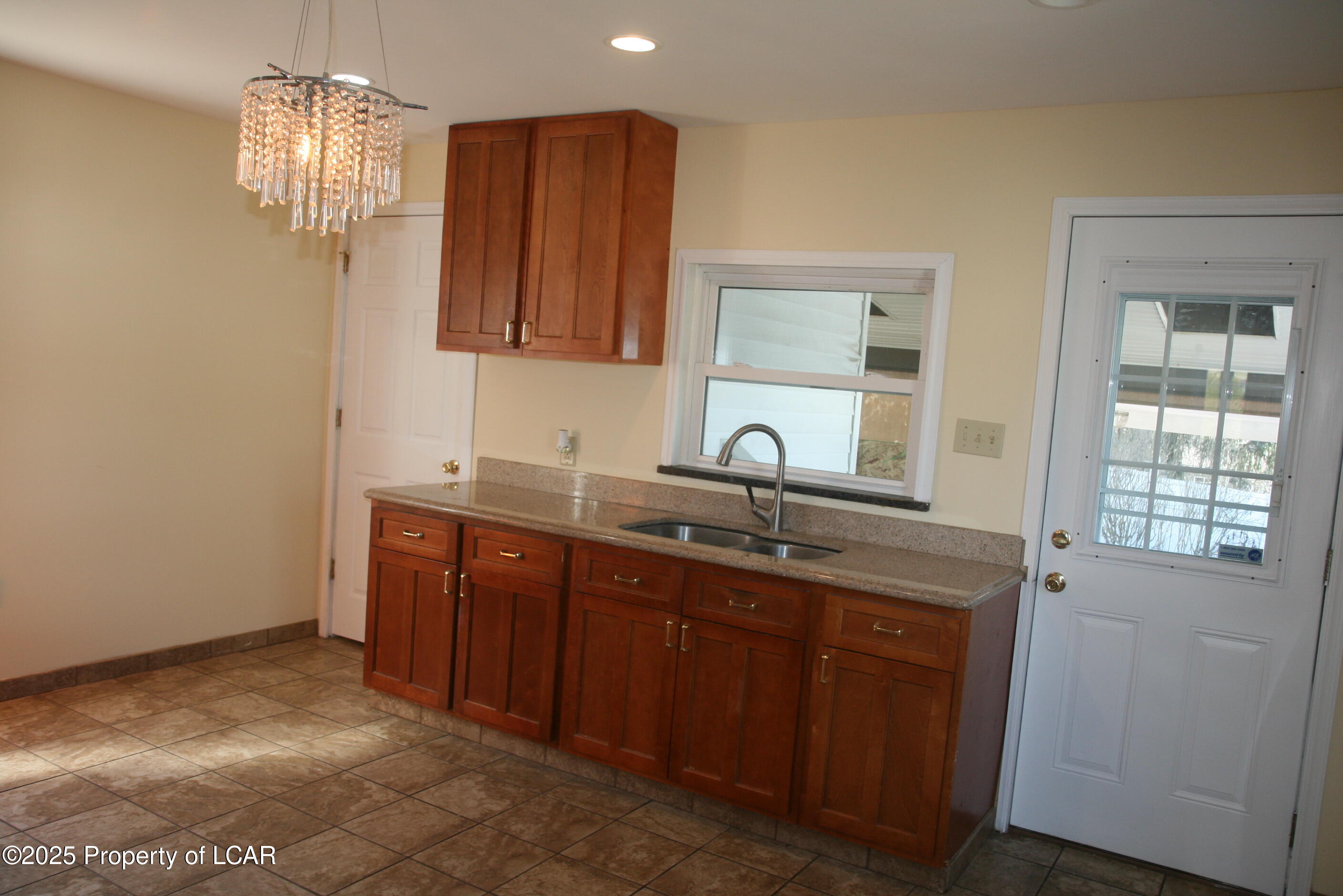 203 Maple Street, Trucksville, Idaho image 5