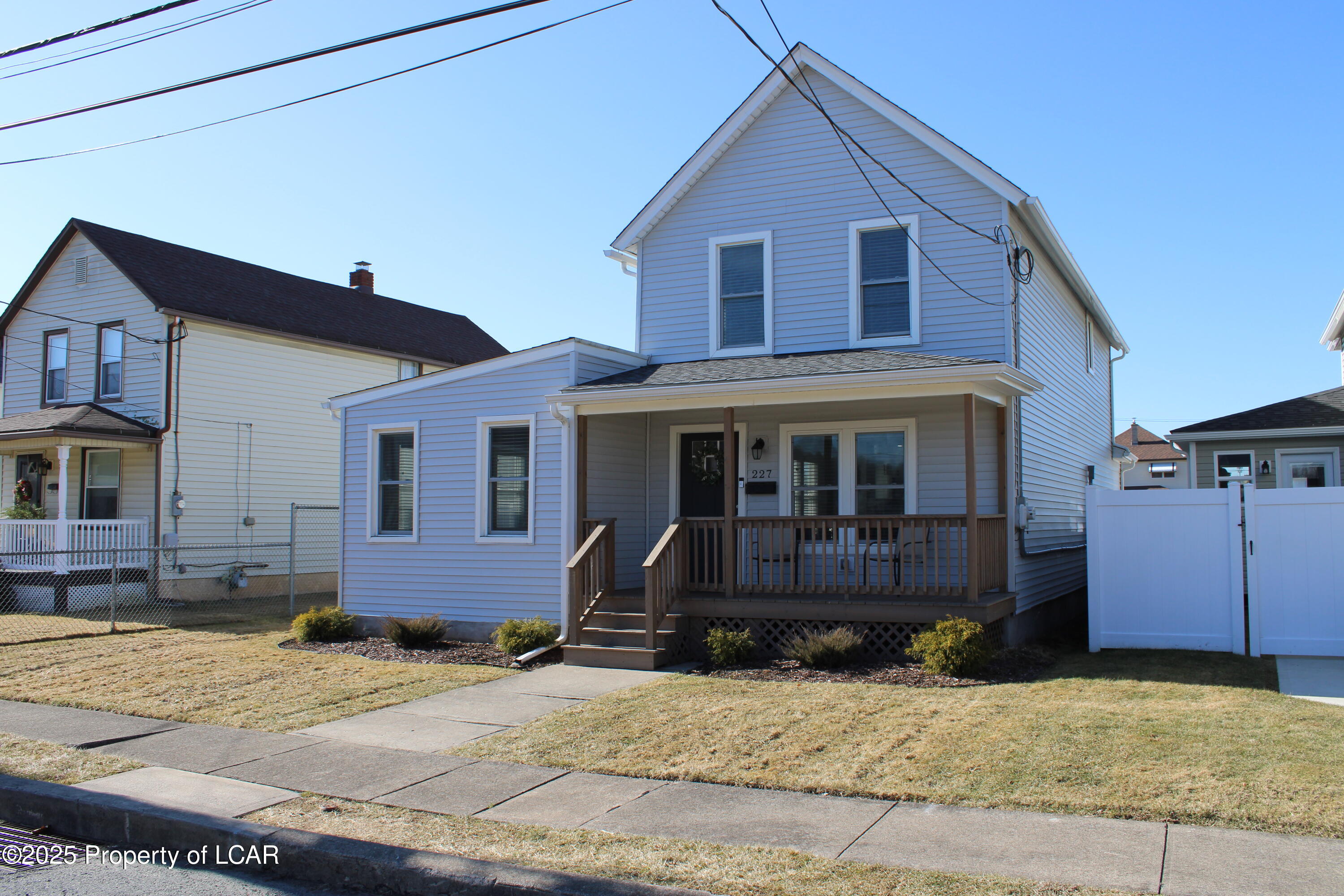 227 S Maple Street, Dickson City, Idaho image 1