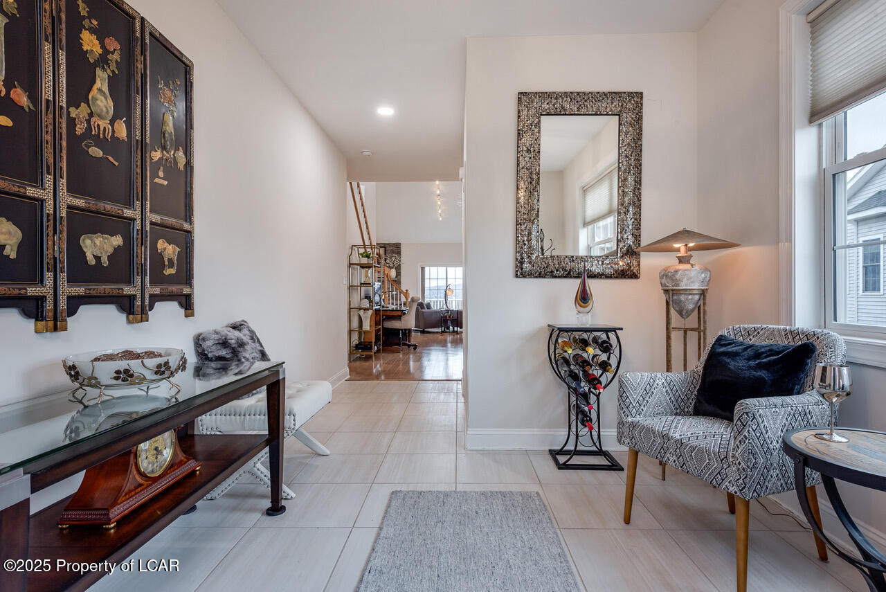 74 N Grandview Drive, Pittston, Pennsylvania image 3