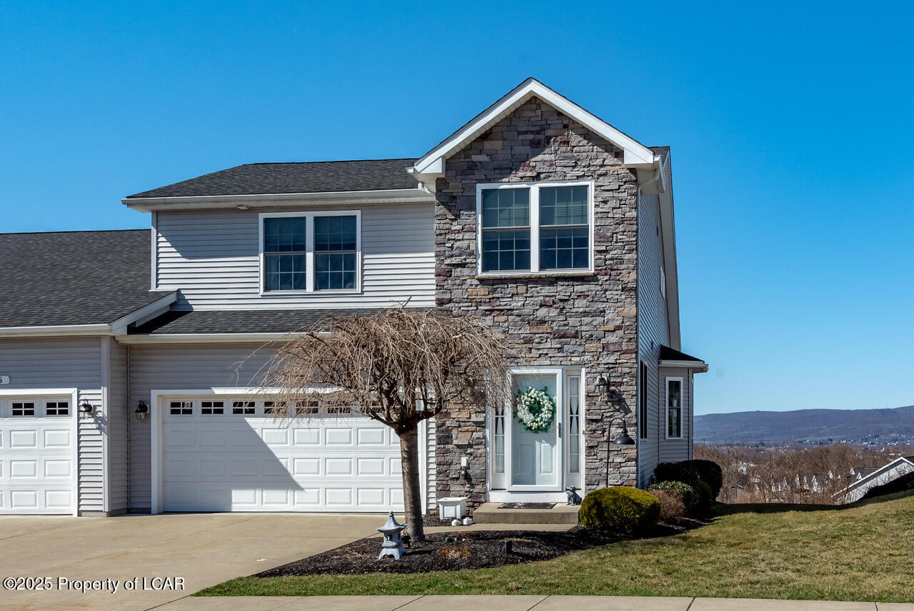 74 N Grandview Drive, Pittston, Pennsylvania image 1