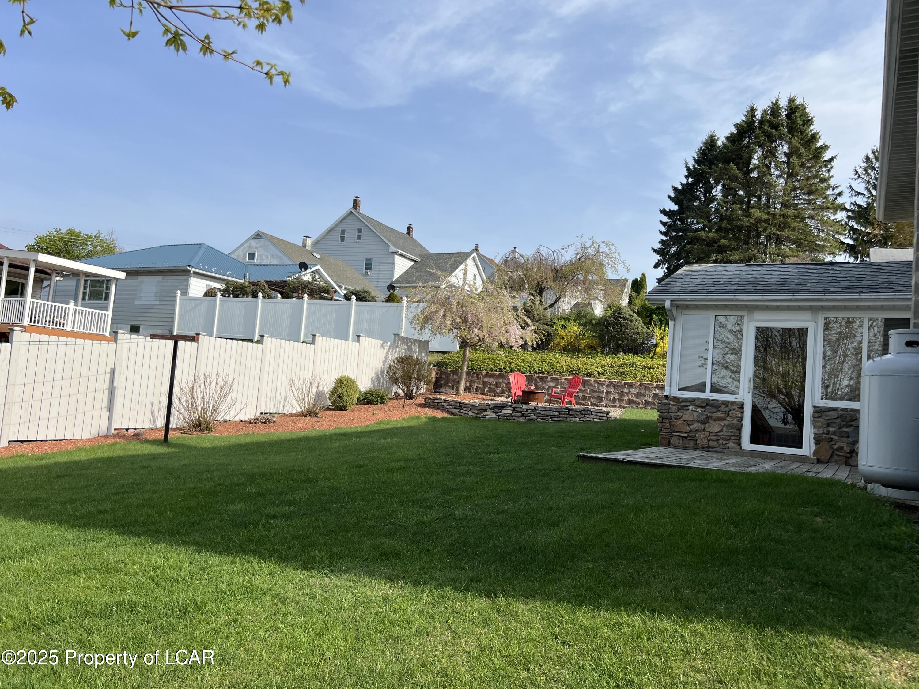 756 Garibaldi Court, Hazleton, Idaho image 4