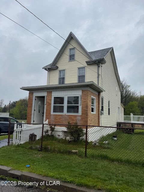 Homes For Sale - 43 Maple Street<br/> Carbon County, Tresckow, PA 18254
