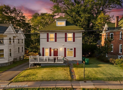 Homes For Rent - 120 Ridgeway Street<br/> Monroe County, East Stroudsburg, PA 18301