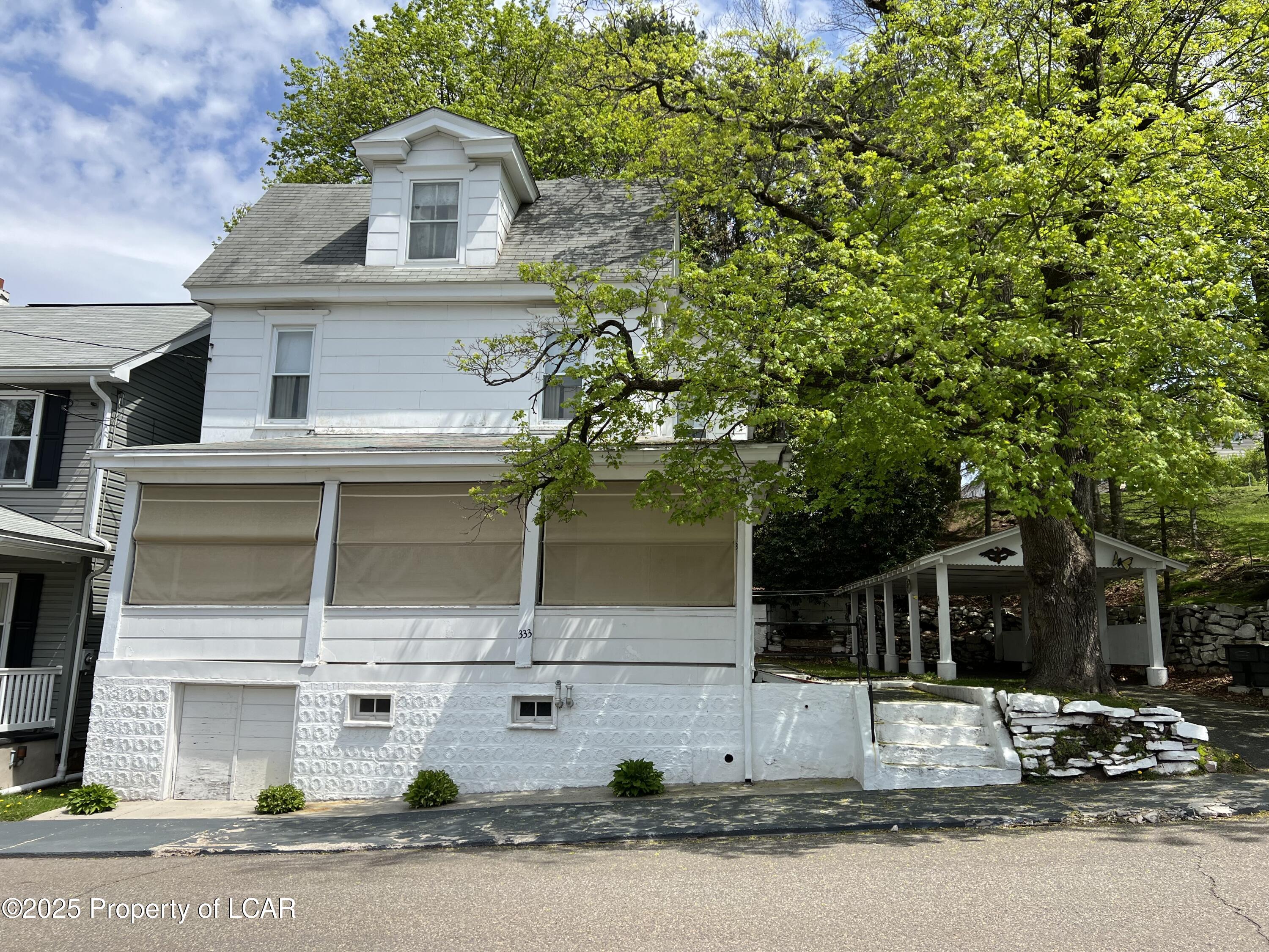 333 Carbon Street, Weatherly, Pennsylvania image 2