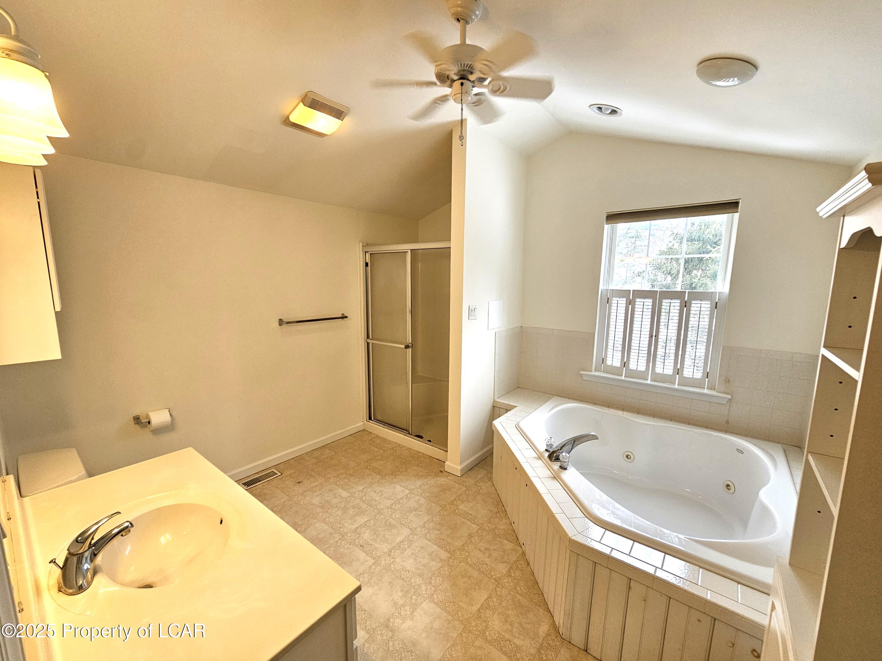 315 S Center Hill Road, Dallas, Pennsylvania image 20
