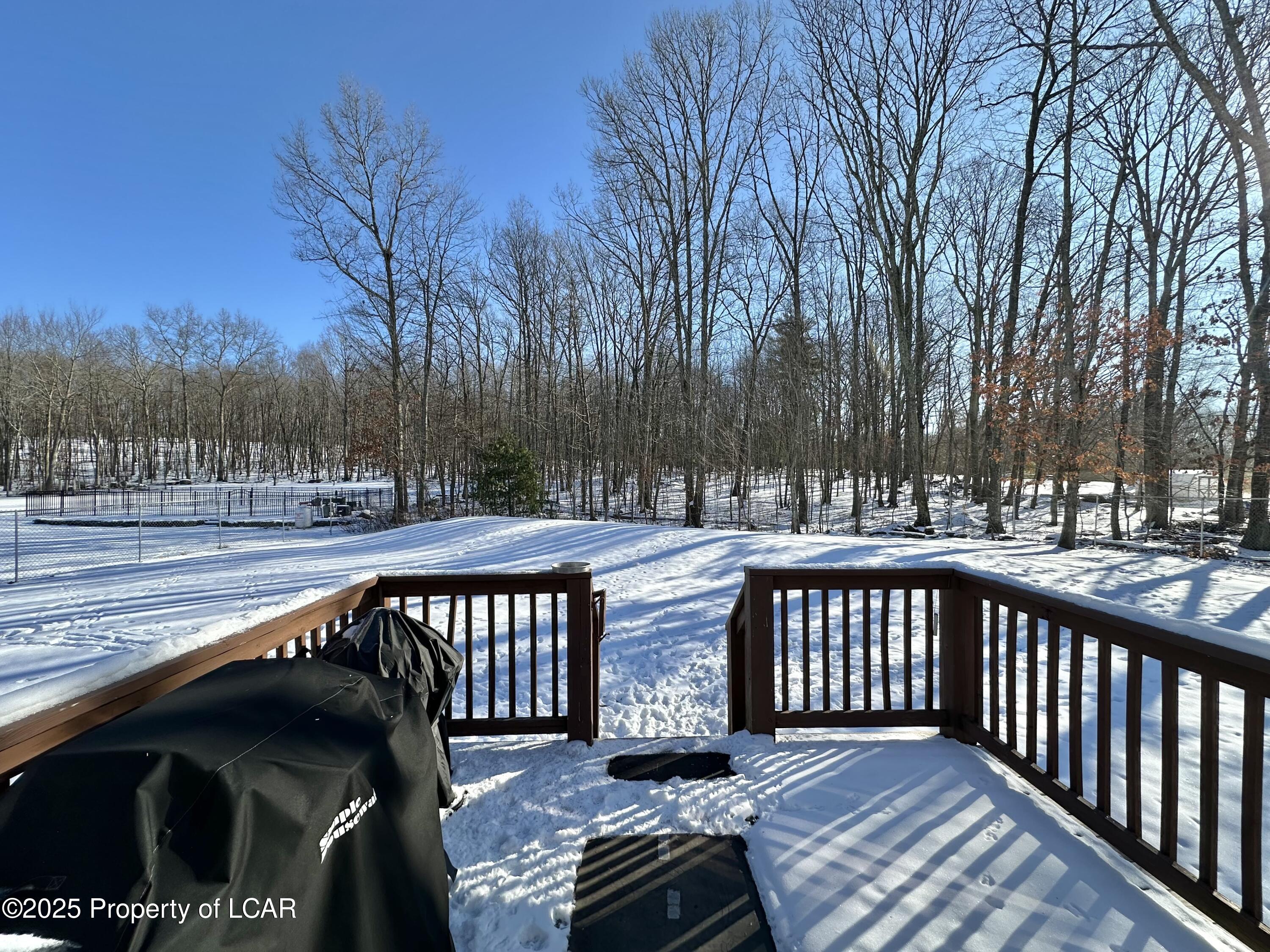 Hunlock Creek, Pennsylvania 18621, United States, 3 Bedrooms Bedrooms, ,2 BathroomsBathrooms,Residential,Pending,82703