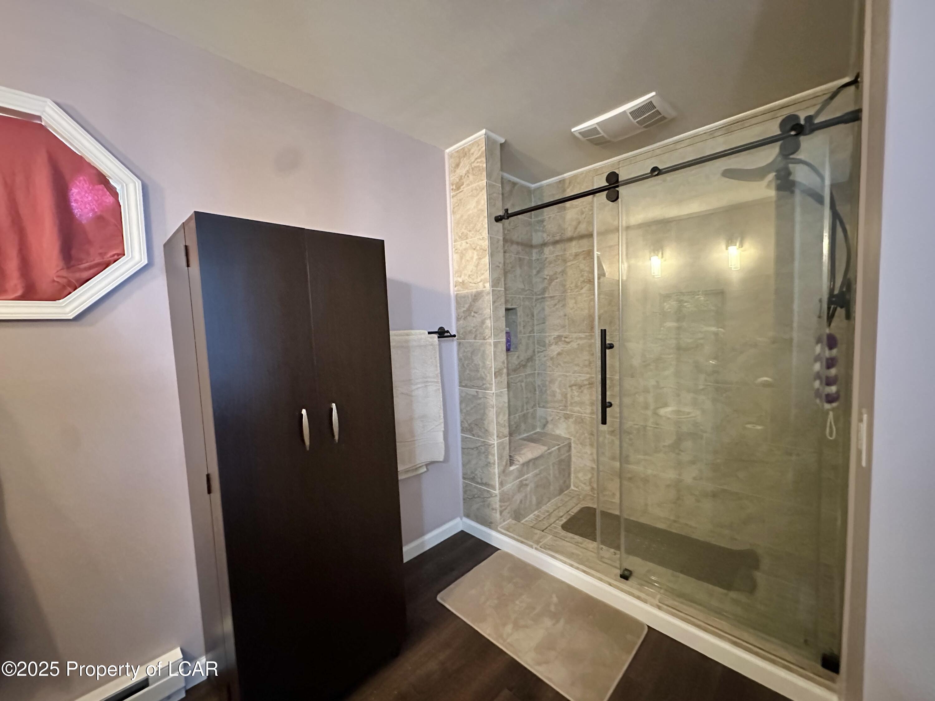 Hunlock Creek, Pennsylvania 18621, United States, 3 Bedrooms Bedrooms, ,2 BathroomsBathrooms,Residential,Pending,82703