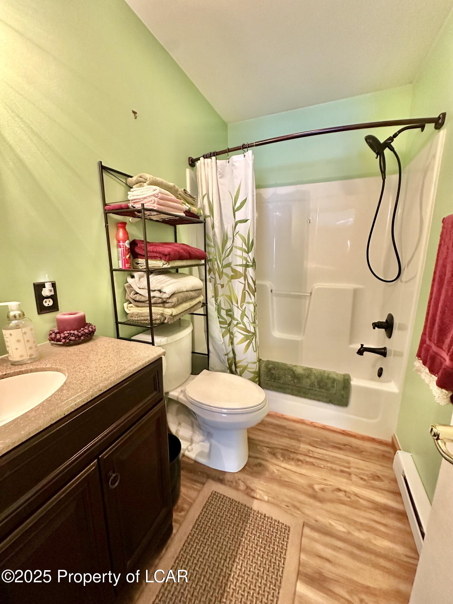 Hunlock Creek, Pennsylvania 18621, United States, 3 Bedrooms Bedrooms, ,2 BathroomsBathrooms,Residential,Pending,82703