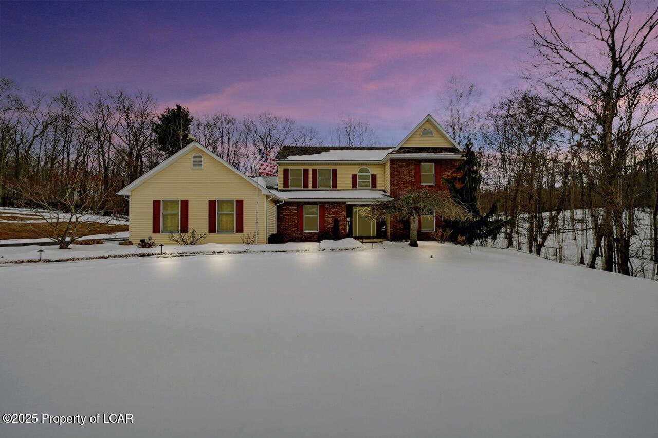 234 N Deer Run Drive, Mountain Top, Pennsylvania image 3