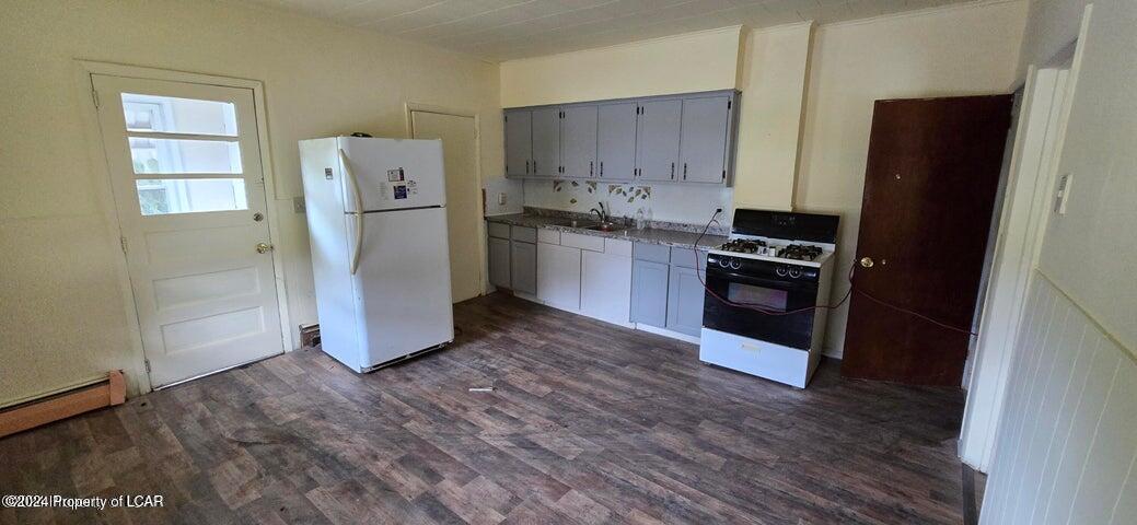 Edwardsville, Pennsylvania 18704, United States, 6 Bedrooms Bedrooms, ,2 BathroomsBathrooms,Residential,Pending,31470