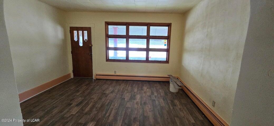 Edwardsville, Pennsylvania 18704, United States, 6 Bedrooms Bedrooms, ,2 BathroomsBathrooms,Residential,Pending,31470