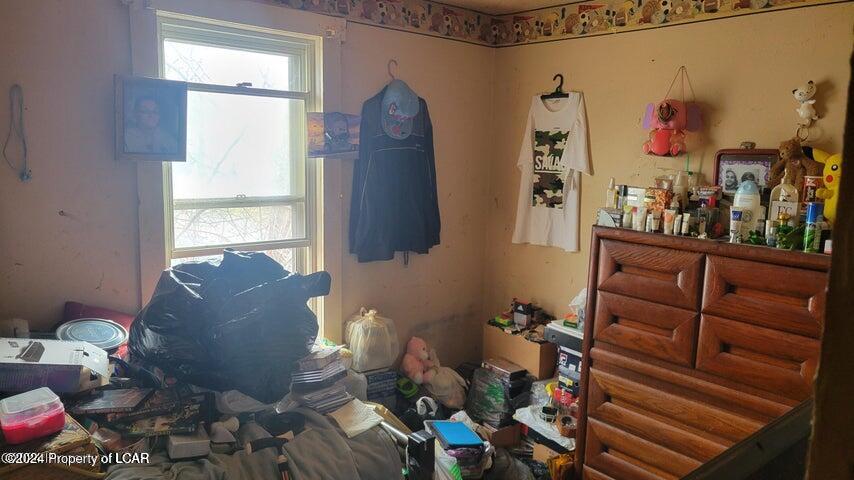 Edwardsville, Pennsylvania 18704, United States, 6 Bedrooms Bedrooms, ,2 BathroomsBathrooms,Residential,Pending,31470