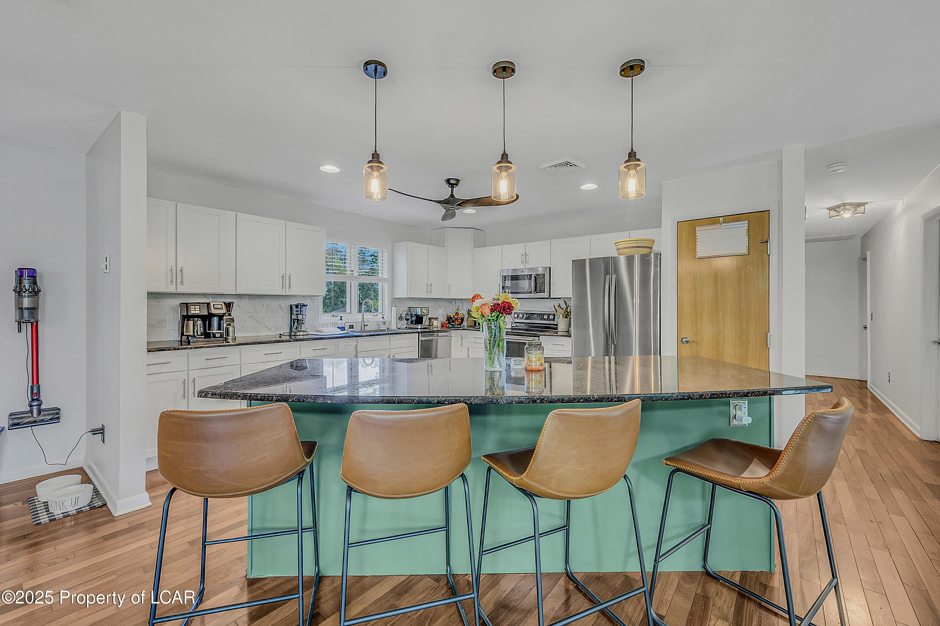 105 Collins Avenue, Shavertown, Texas image 22