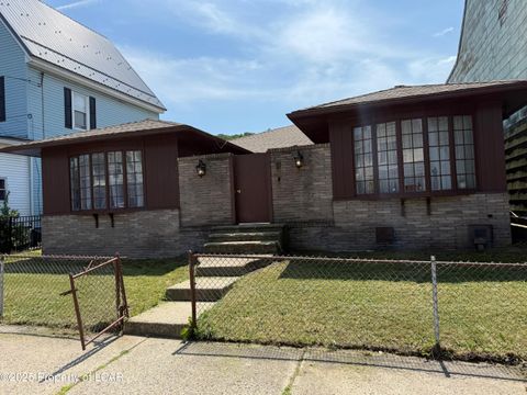 Homes For Sale - 216-218 Mahanoy Street<br/> Mahanoy City, PA 17948