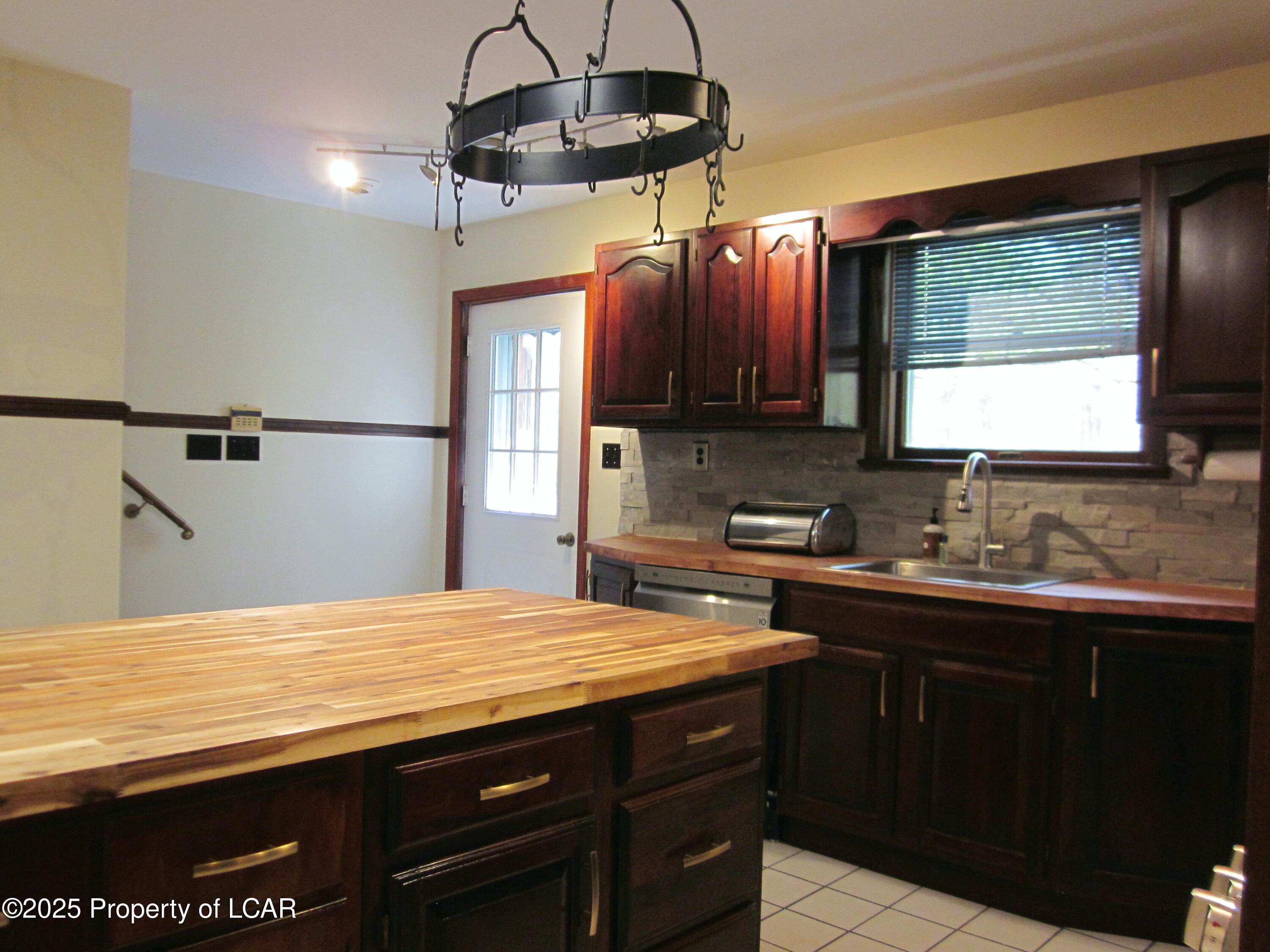 1584 N Mountain  View Drive, Bear Creek, Alaska image 24
