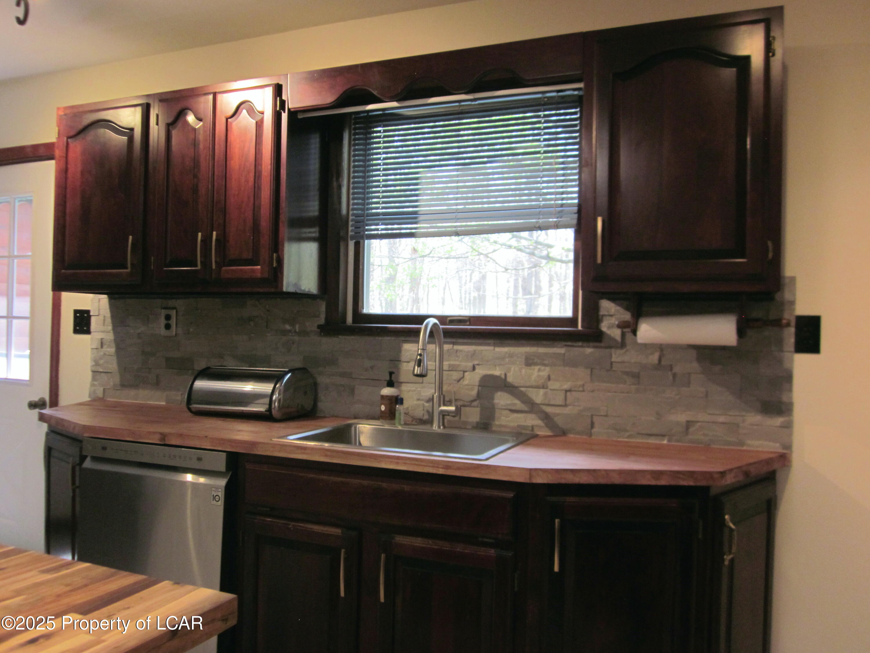 1584 N Mountain  View Drive, Bear Creek, Alaska image 25