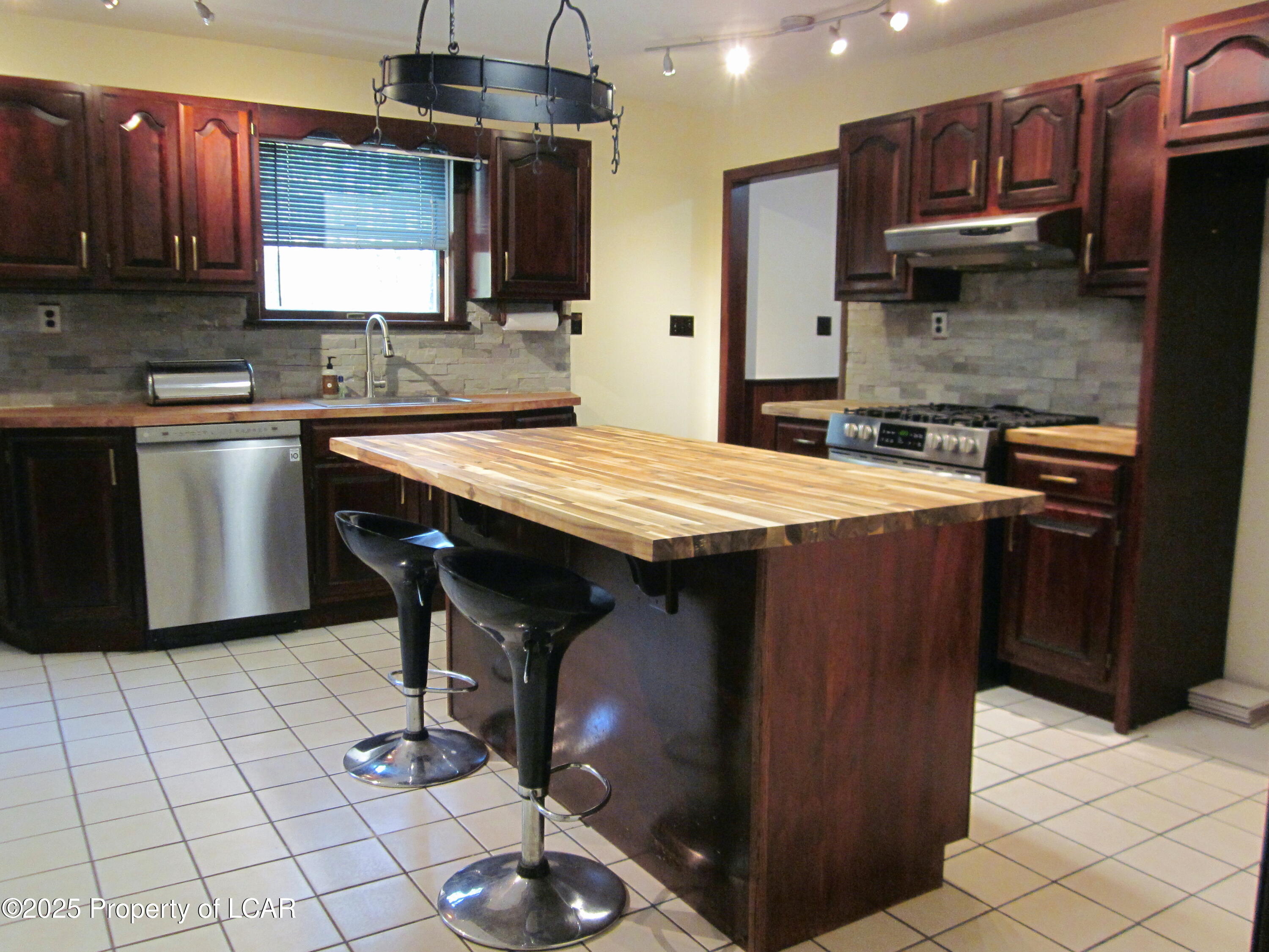 1584 N Mountain  View Drive, Bear Creek, Alaska image 23