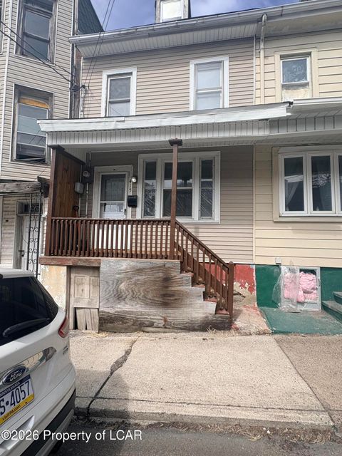 Homes For Sale - 415 Cherry Street<br/> Shenandoah, PA 17976