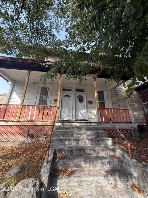 Homes For Sale - 52 54 Laurel Street<br/> Hazleton, PA 18201